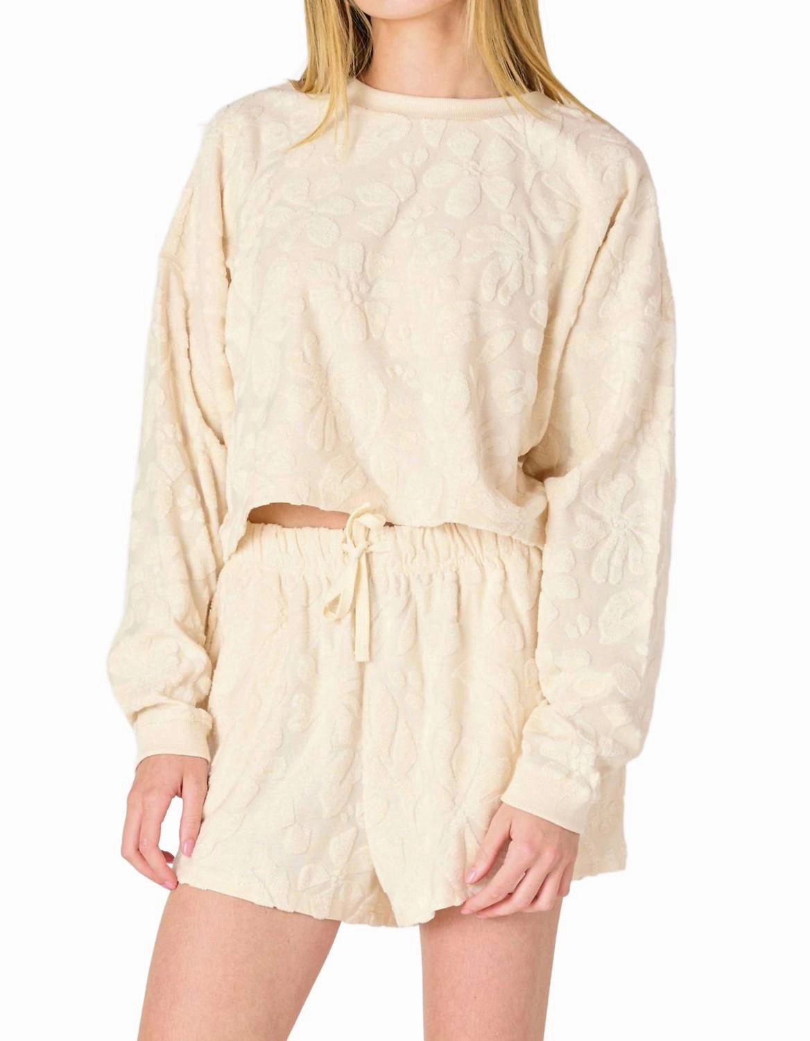 Sleek Wear Comfy Layered Wear Patterned Lounge Top In Cream