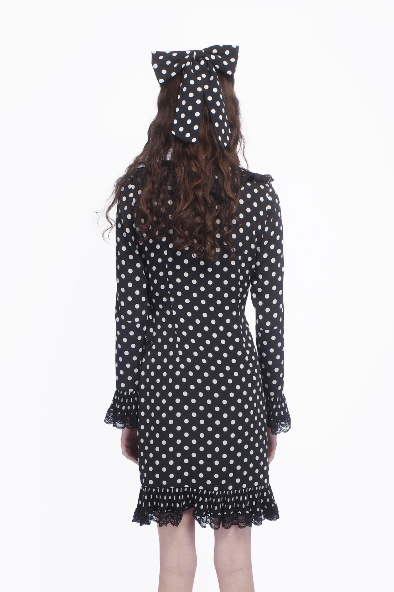 Clean Outline WideCollarDesign Polka Dot Pleated Wrap Dress