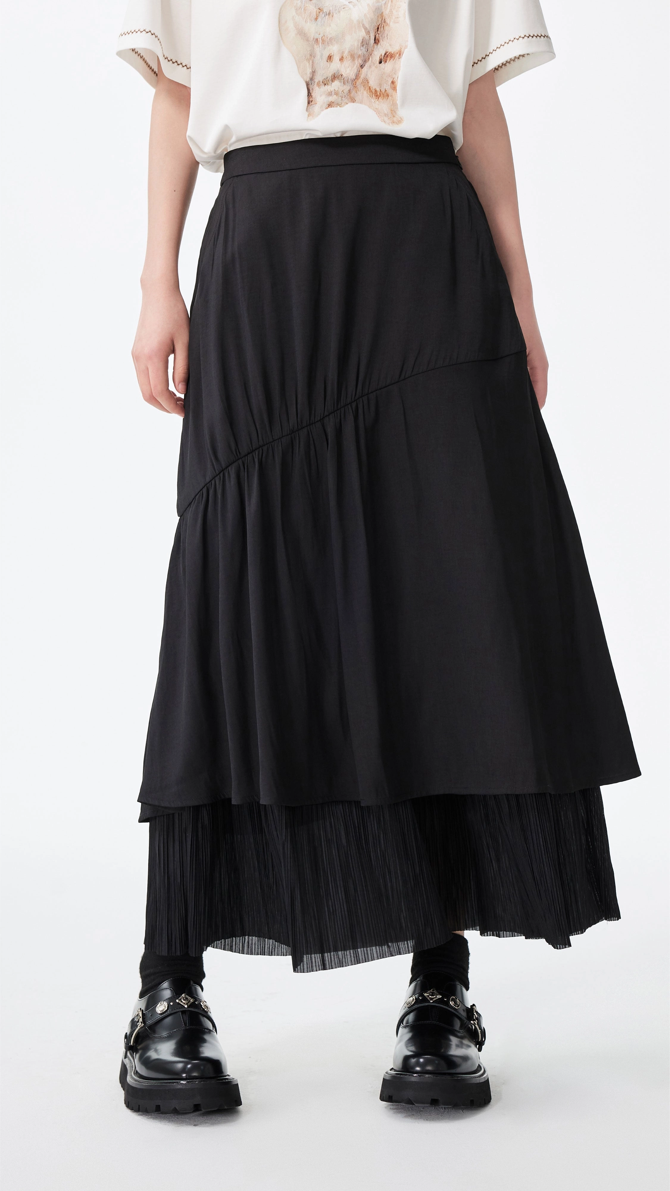 Outfit Details Airy Look Pleated Patch Skirt