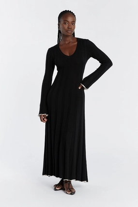 Airy Feel Relaxed Style Wear FLORA BLACK V NECK KNIT MIDI DRESS