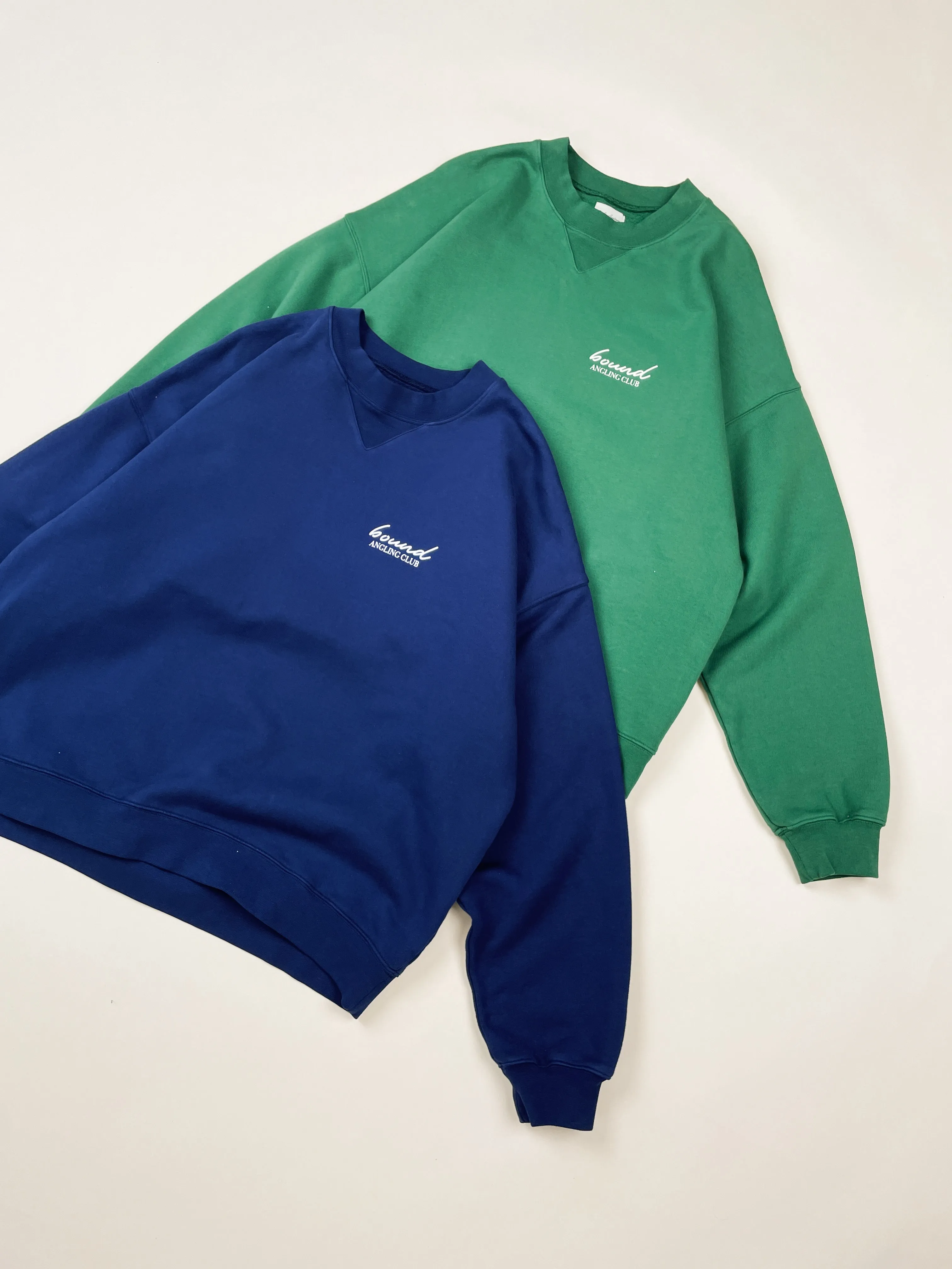 bound 'Angling Club' Sweater - Mid Green Soft and Cozy Knit