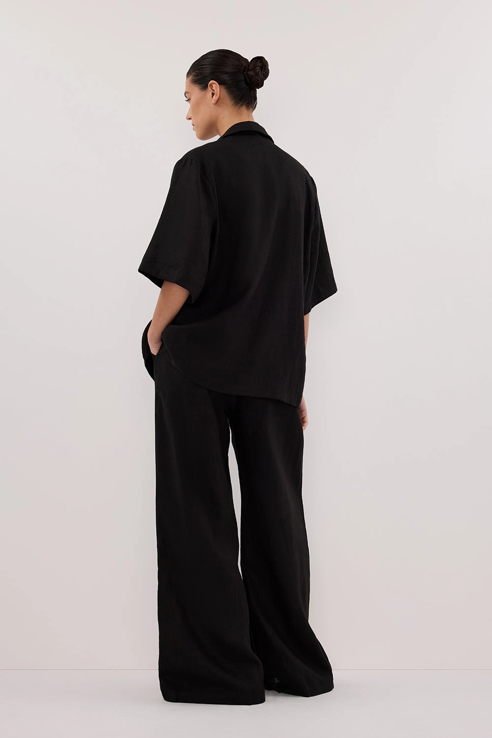 HOLDEN BLACK LINEN PANT Adjustable Closure