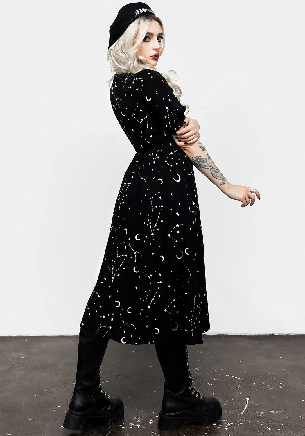 Shirred-Detail Everyday-Comfort Silver Celestial Print Sweetheart Midi Dress