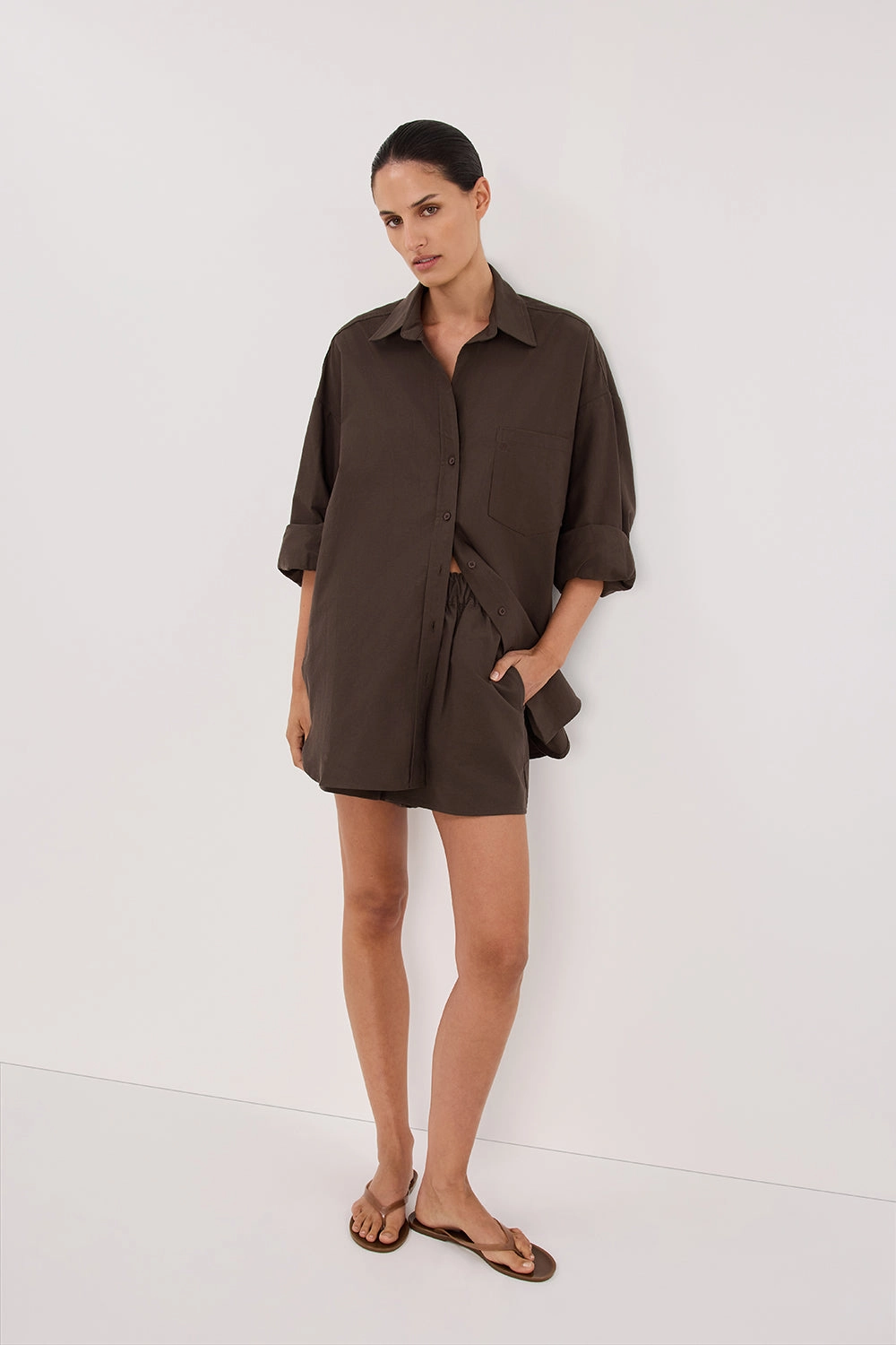 Fashionable Look stretchy design RHEA BITTER CHOC COTTON SHORT