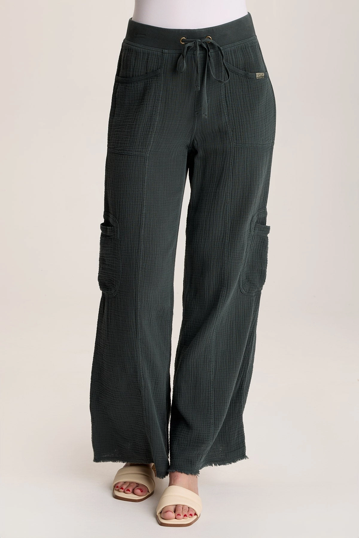 Tapered Leg Design ArticulatedJoints Rizal Gauze Pocket Flare Pant