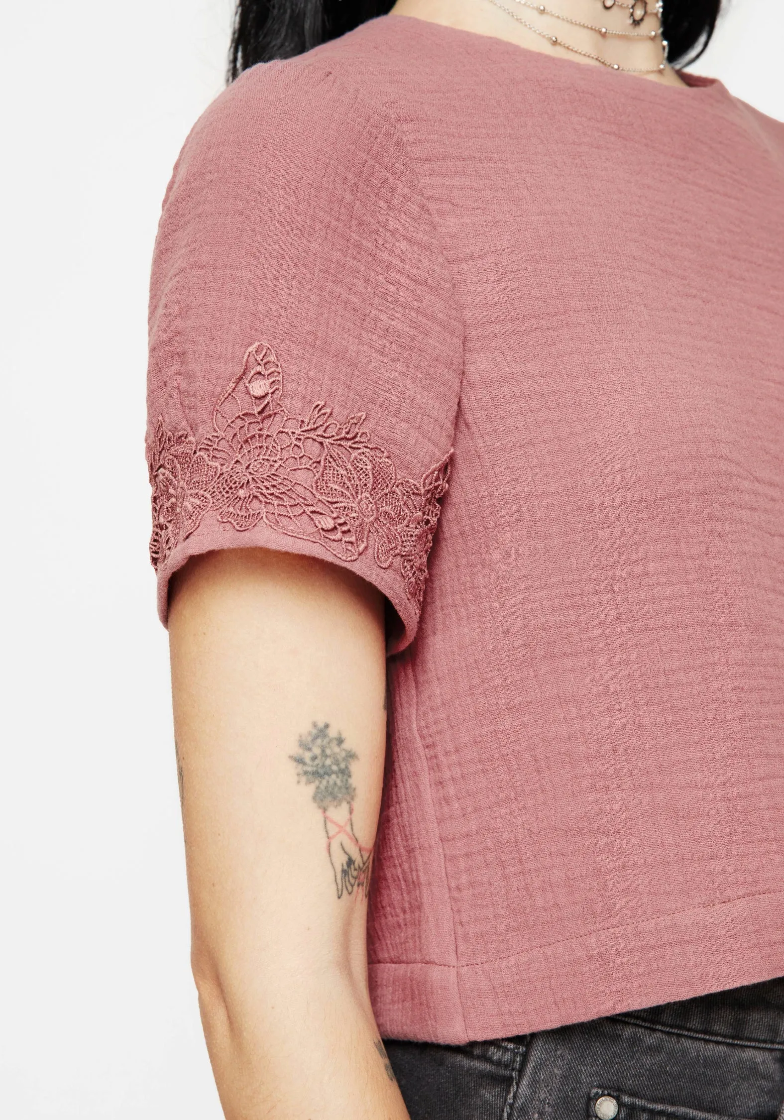 FoldableFeature Rosamoth Applique Trim Cotton Short Sleeve Top