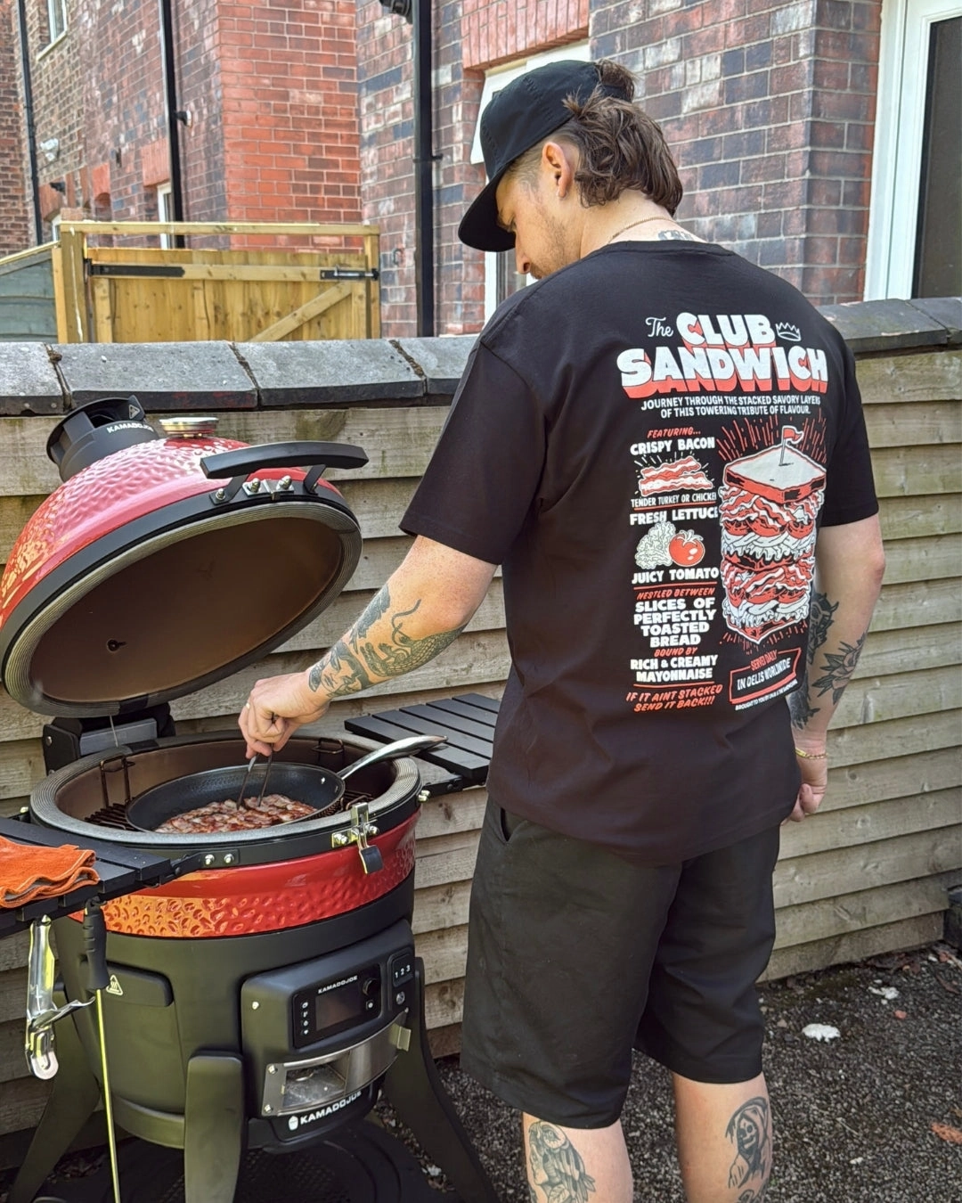 Elegant and Relaxed Sandwich Club x Sandwich King 'Club Sandwich' Tee - Black