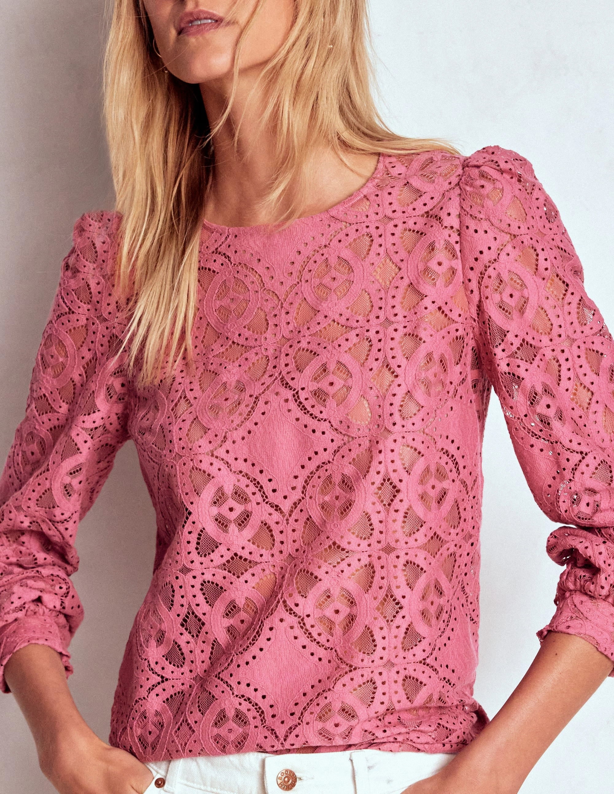 Seam Free Edges Lace Crew Neck Top-Heather Rose Reinforced Seam Technique