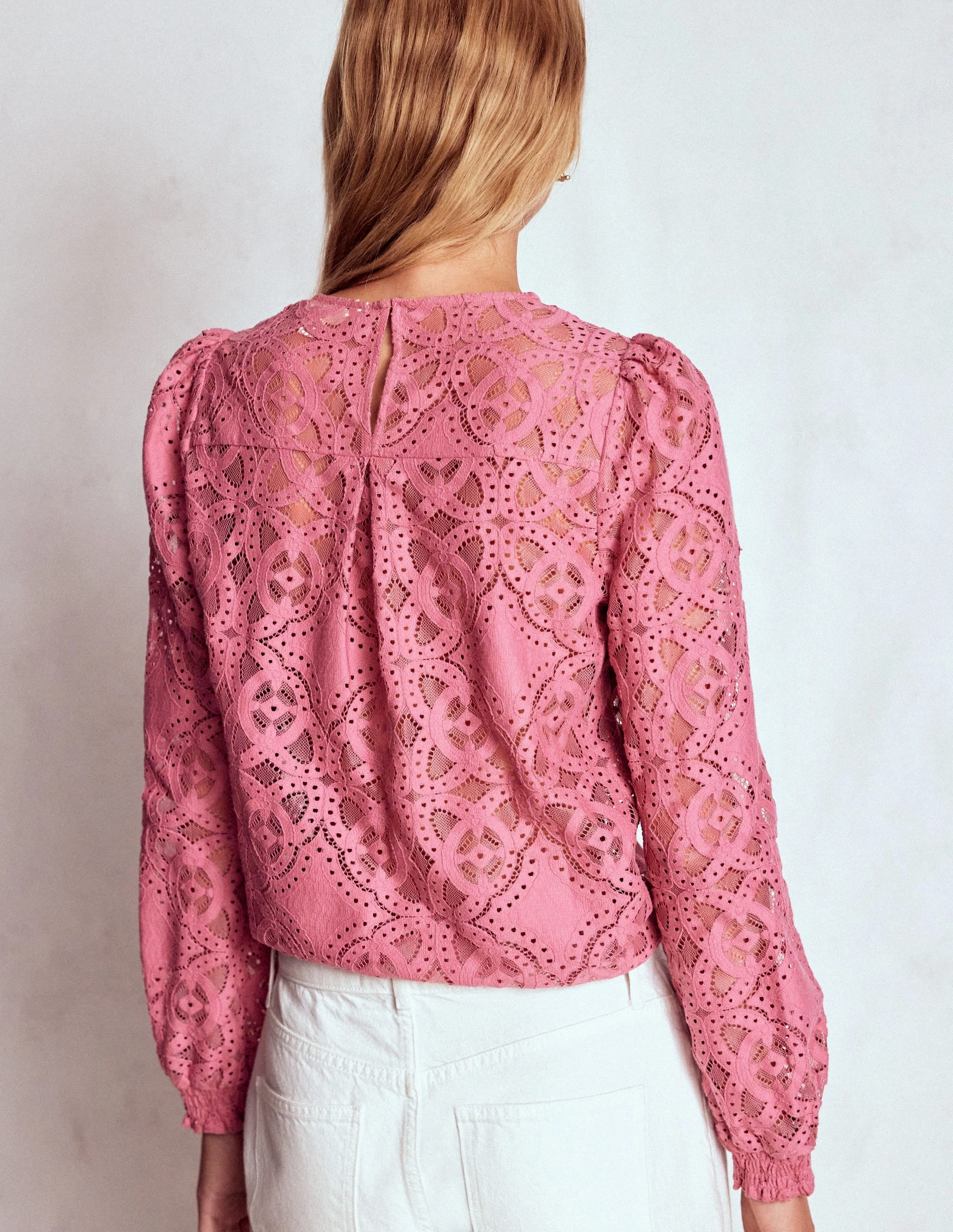 NonIrritatingEdges HighNeckline Seam Free Edges Lace Crew Neck Top-Heather Rose