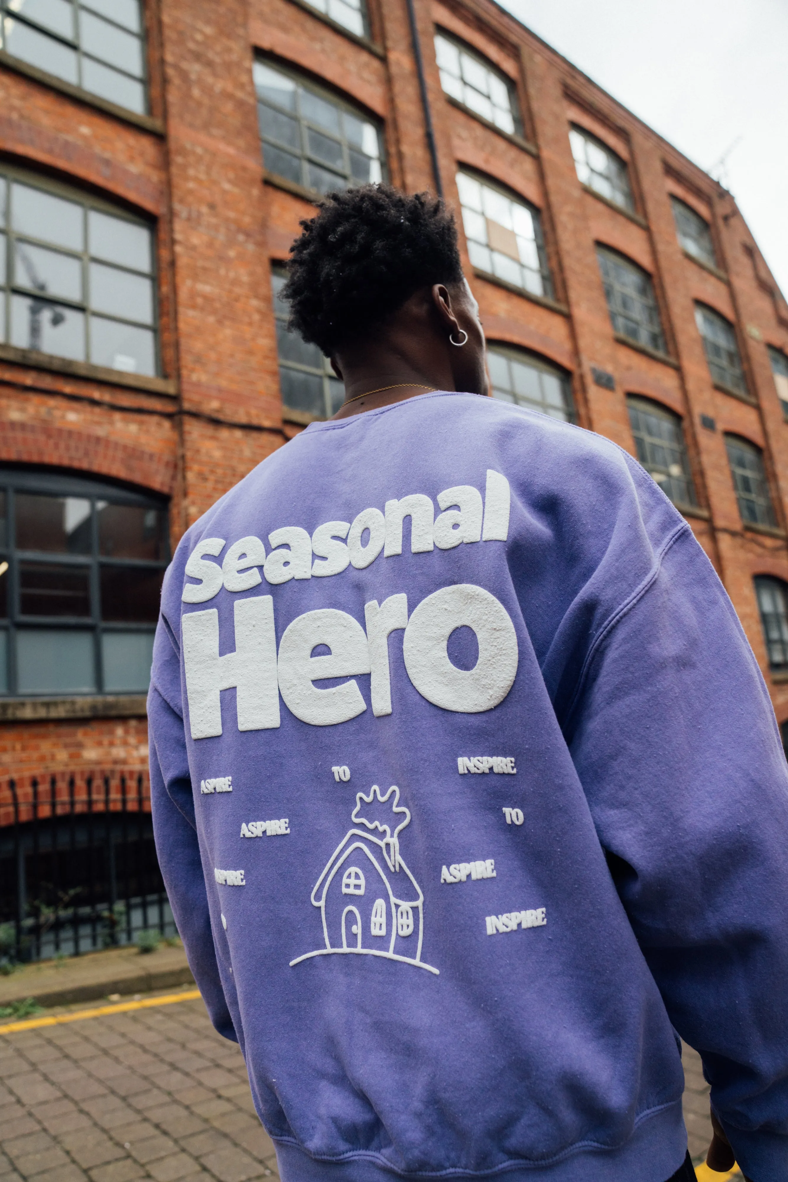 Seasonal Hero 'Building Houses' Vintage Washed Sweater - Navy Winter-Ready Knit
