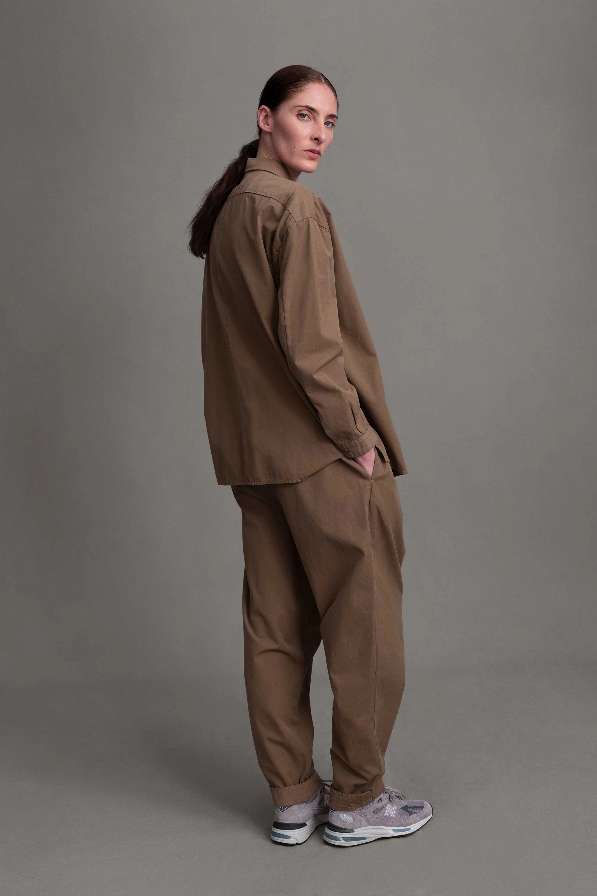 Multi Pocket Design THE GYMNAST TROUSER / FINE CANVAS CARDAMOM