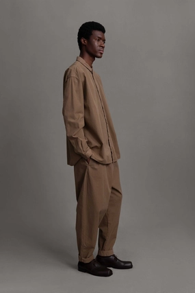 Flattering Waist THE GYMNAST TROUSER / FINE CANVAS CARDAMOM
