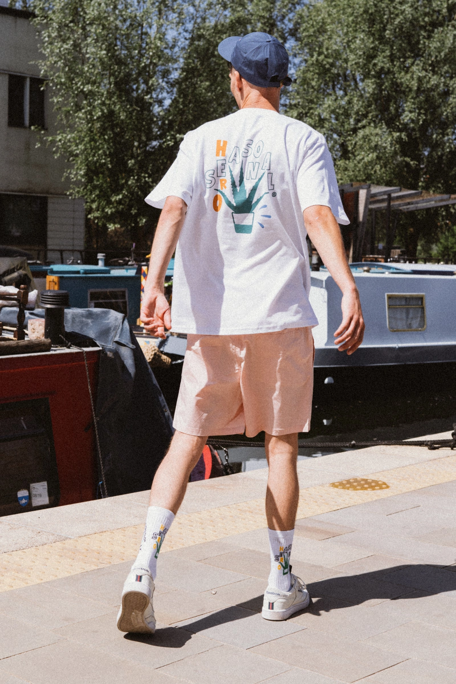 Daily Trend Breathable Wearable Seasonal Hero 'Aloe Vera' Tee - White