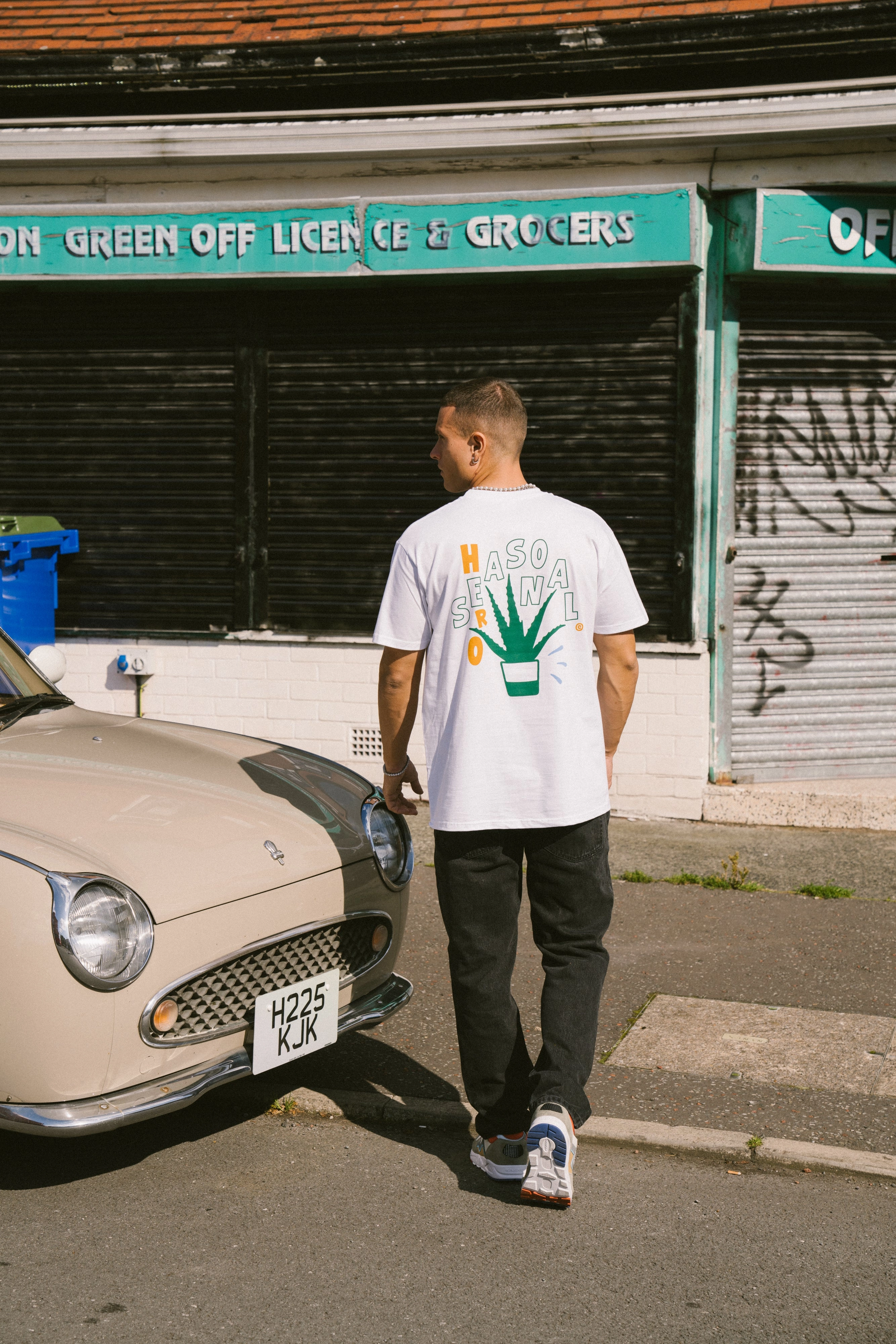 Anti Perspiration Lining Seasonal Hero 'Aloe Vera' Tee - White