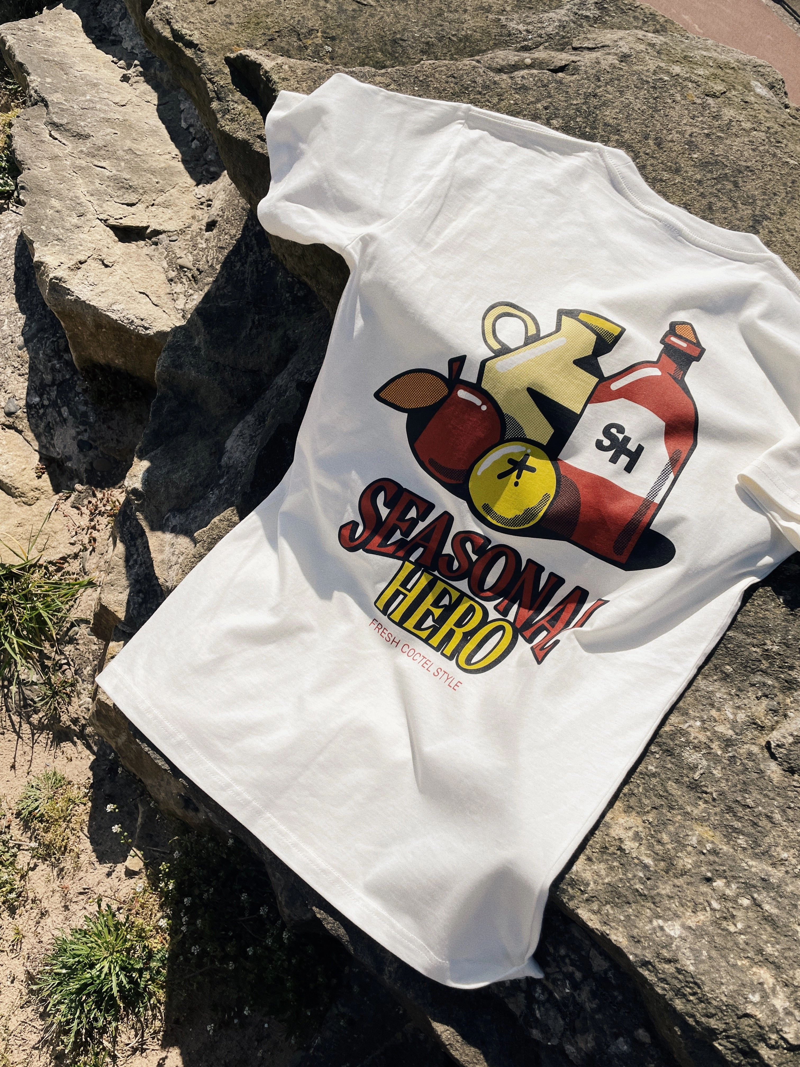 Seasonal Hero 'Coctel Style' Tee - Natural Layered Collar