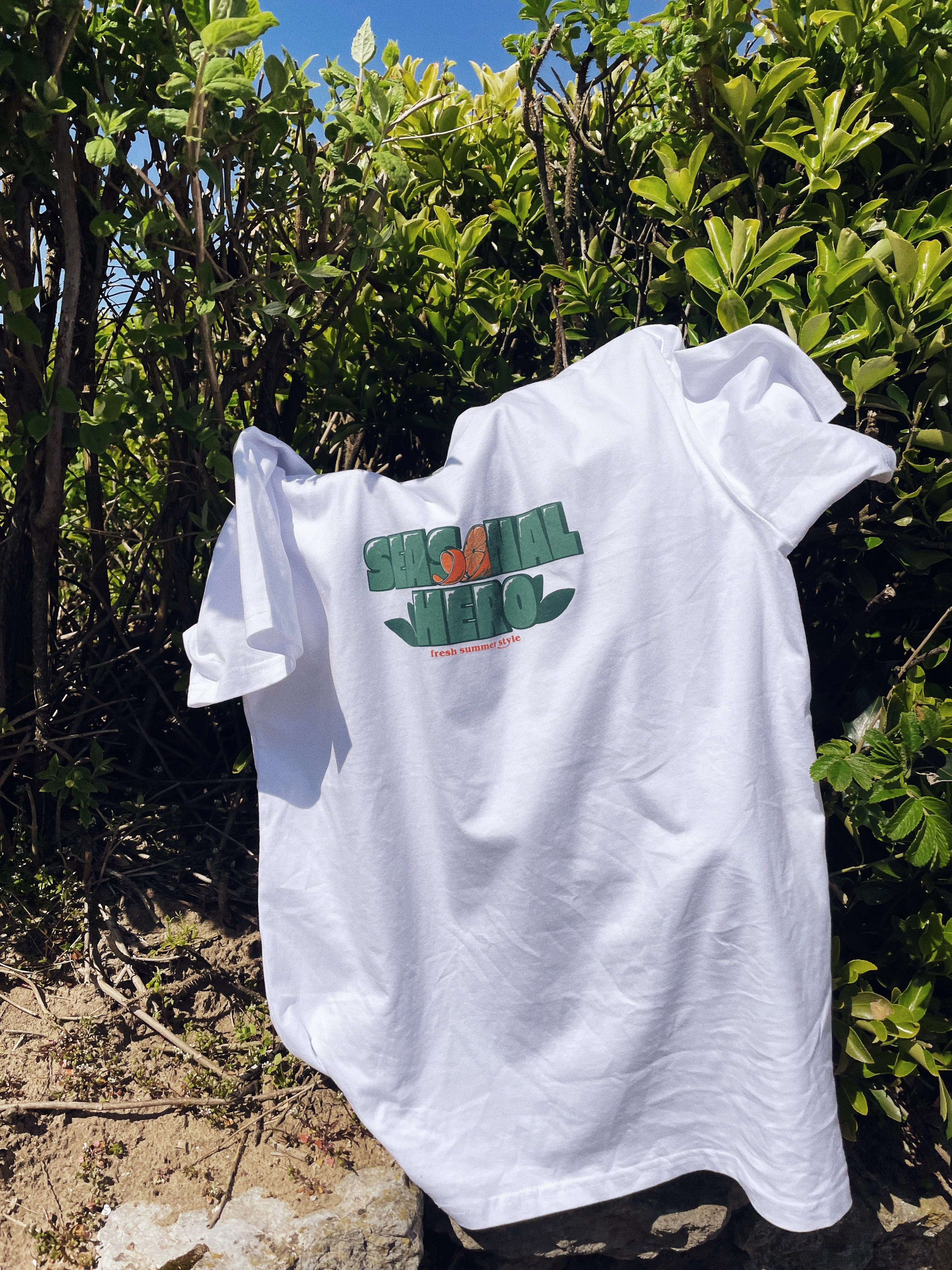 BreathableMaterial Light Style Trend Seasonal Hero 'Oranges' Tee - White
