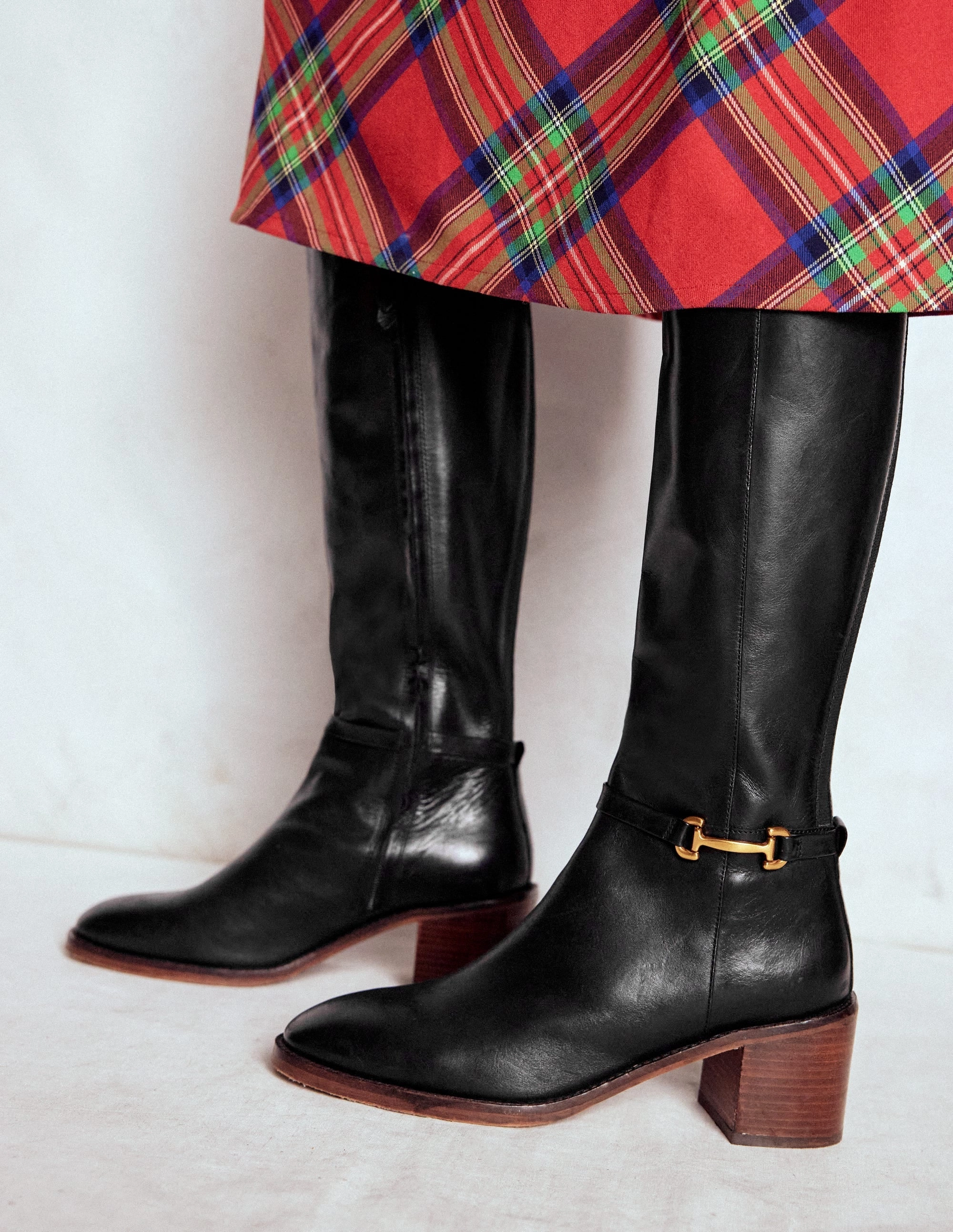 High   Quality Iris Snaffle Heel Boot-Black