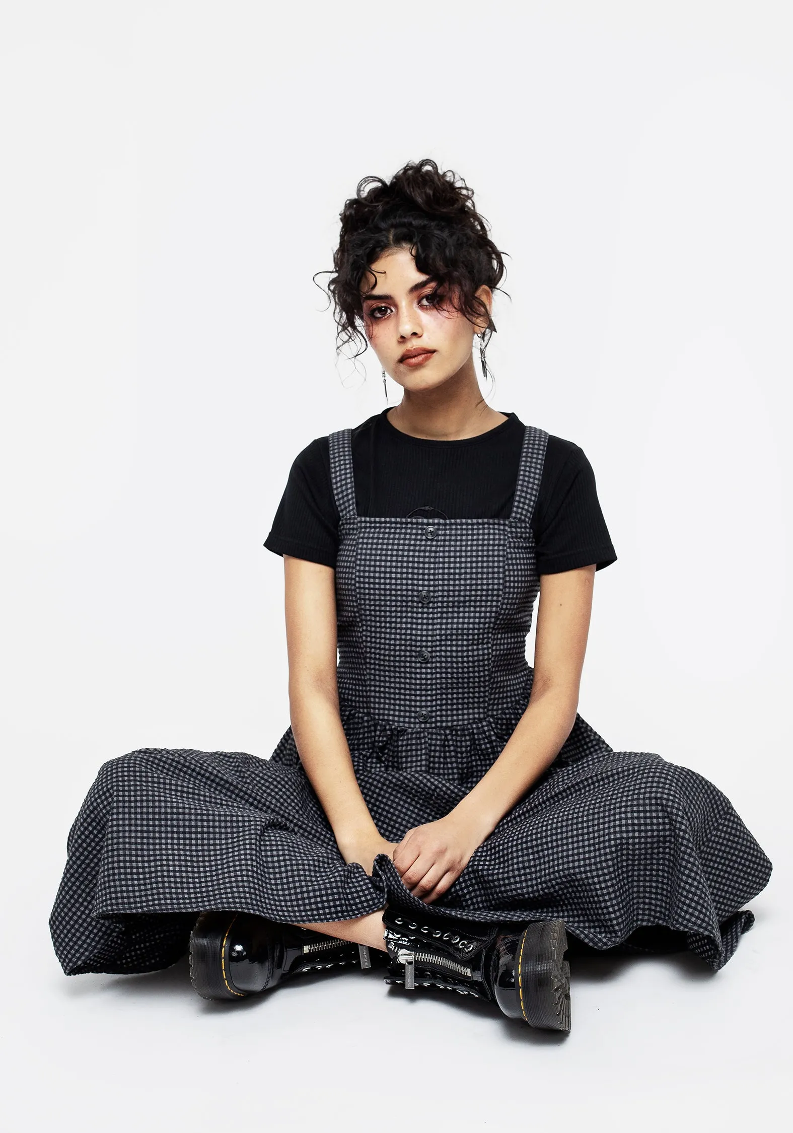 Comfortable fit for outings Travel Ready Faythe Apron Midi Dress
