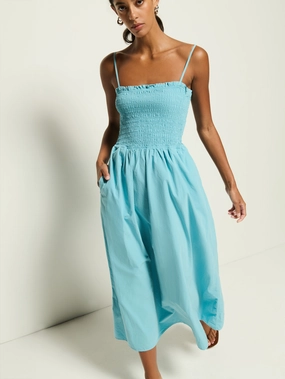 Sibelle Smocked Midi Light Flow Polished Look