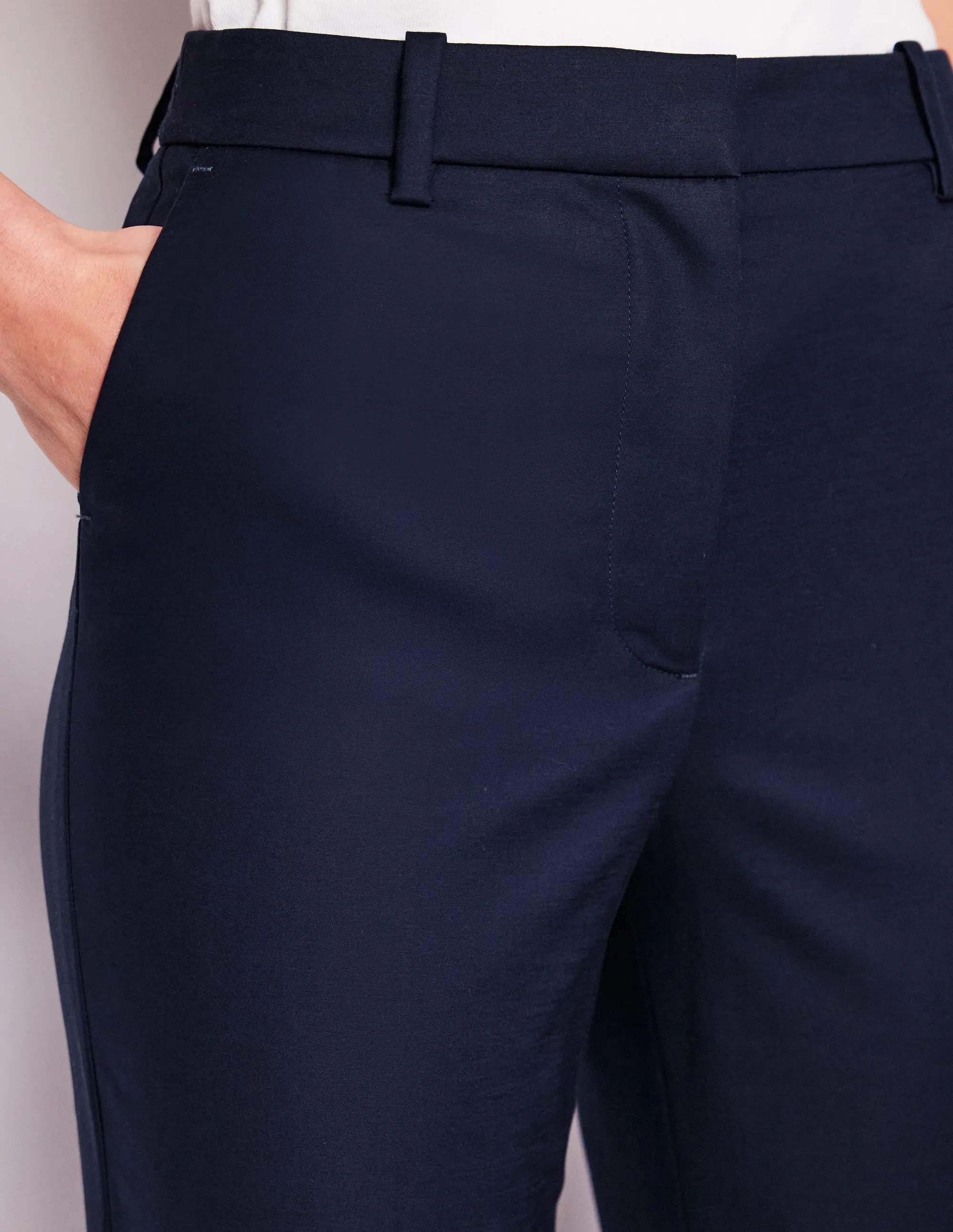 Curved Waistline Supportive Fit Capri Trousers-Navy