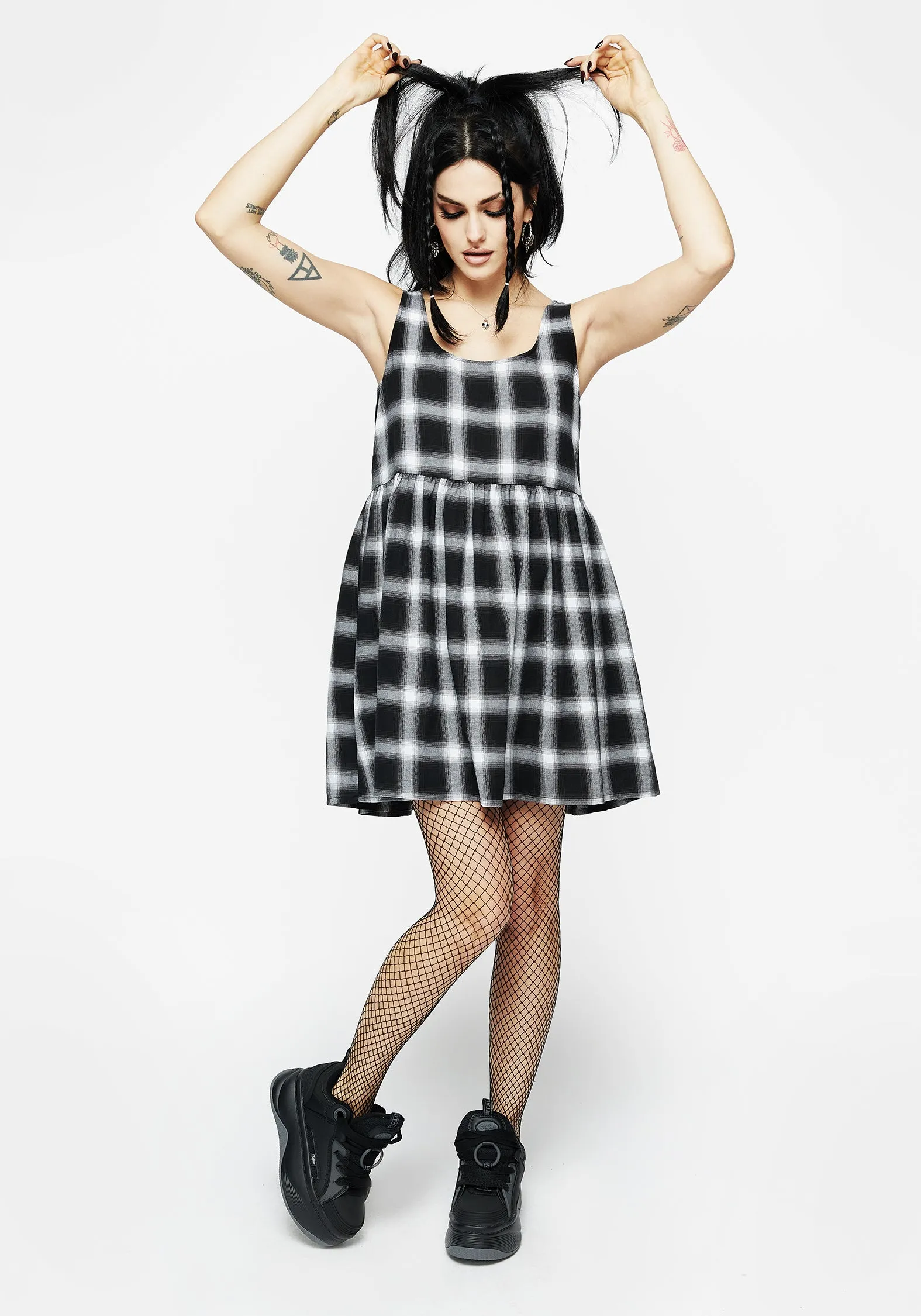 Singles Plaid Dress Front Detail