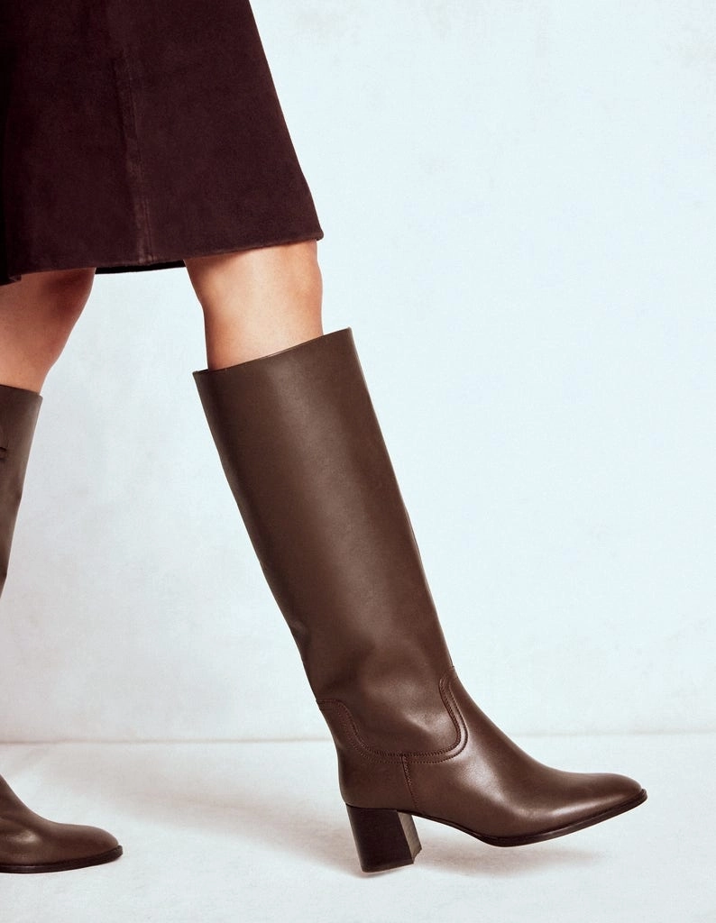 Skye Smart Knee Boots-Chocolate Grippy Outsole Trail Runner