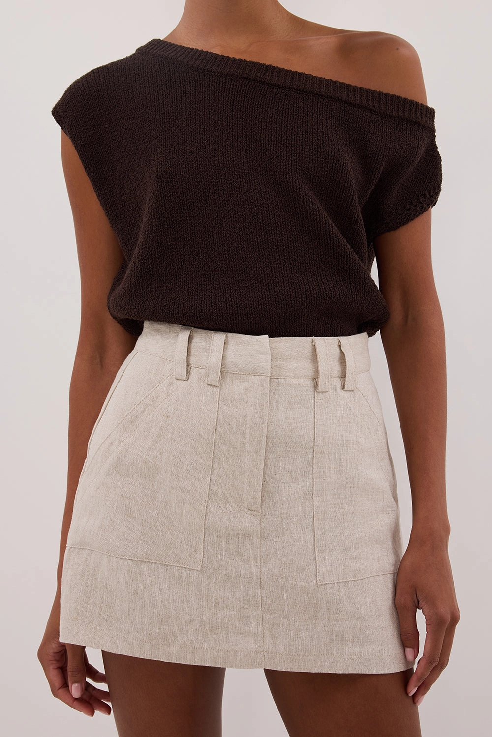 No Bulky Feel hat EVA NATURAL LINEN SKORT