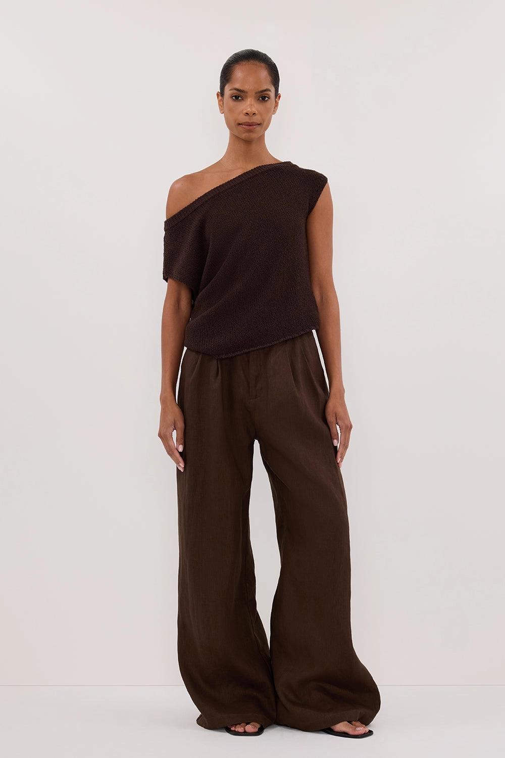 HOLDEN BITTER CHOC LINEN PANT Comfy Movement Fit
