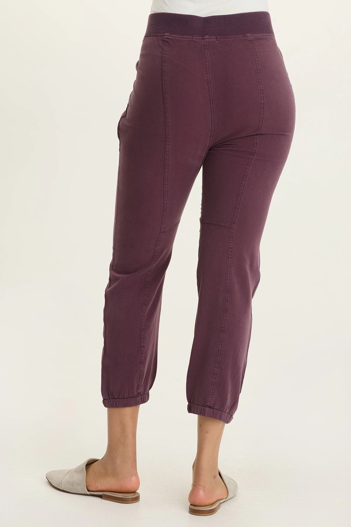 Performance Fit Design Squire Twill Banded Hem Casual Pant