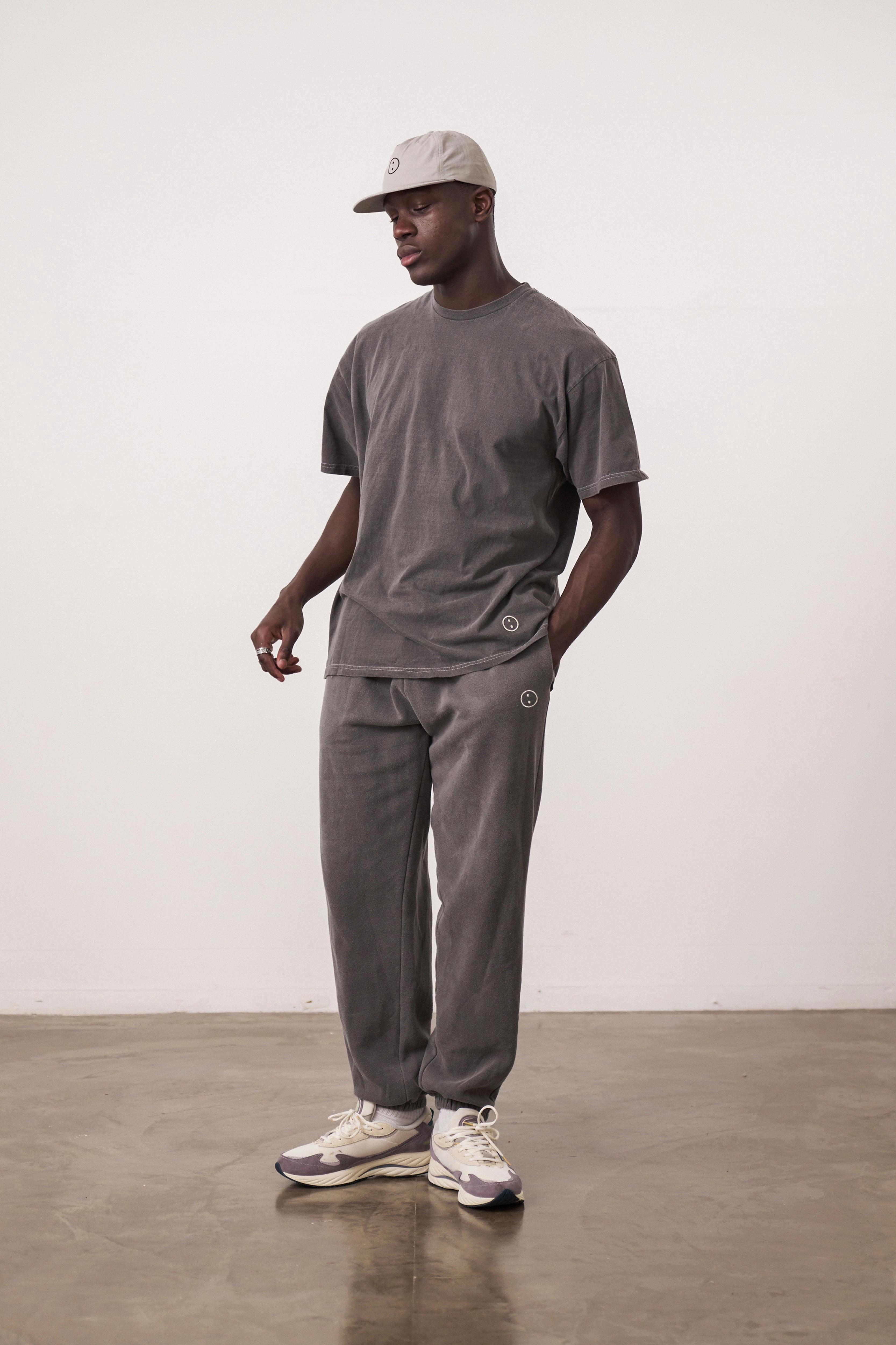 Essentials Vintage Washed Tee - Charcoal Urban Fashion Look