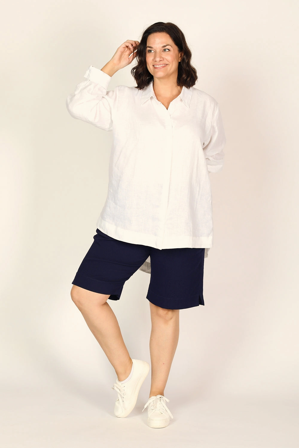 Sustainable Manufacturing Adjustable drawstring Stretch Capri Short in Navy
