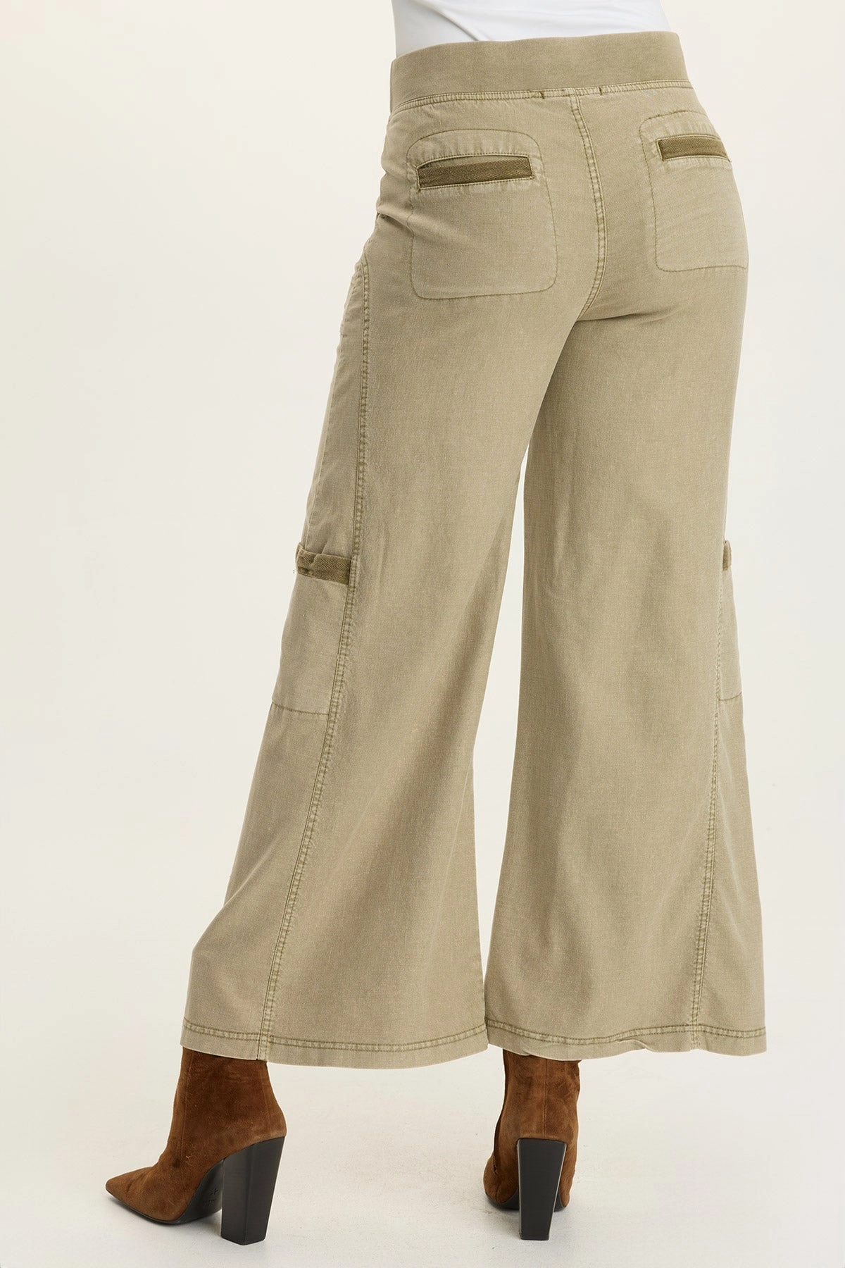 Low Profile Design Tove Twill Cargo Wide-Leg Pant