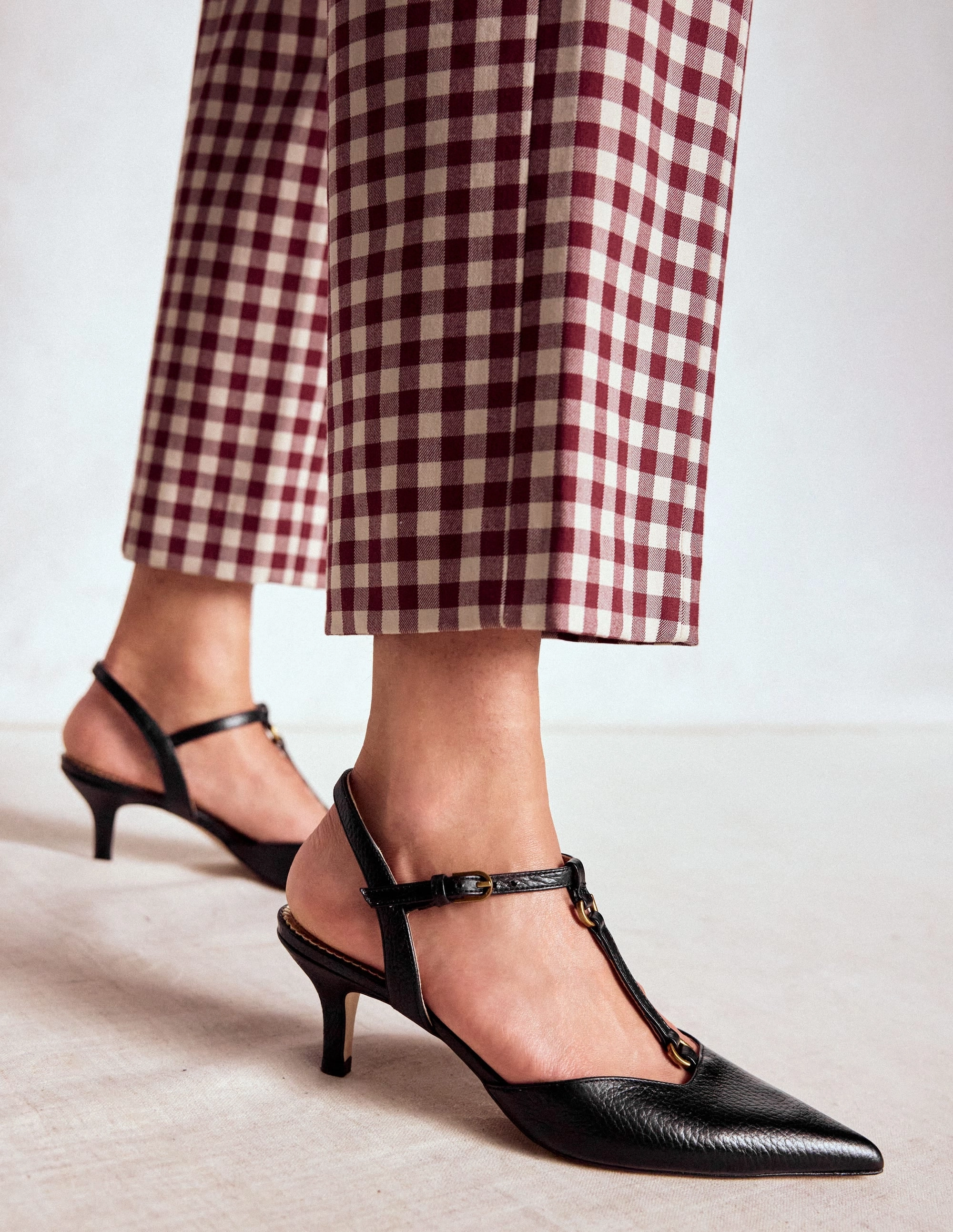 Fashion Trends Chunky Wedge Heels T-Bar Point Heels-Black