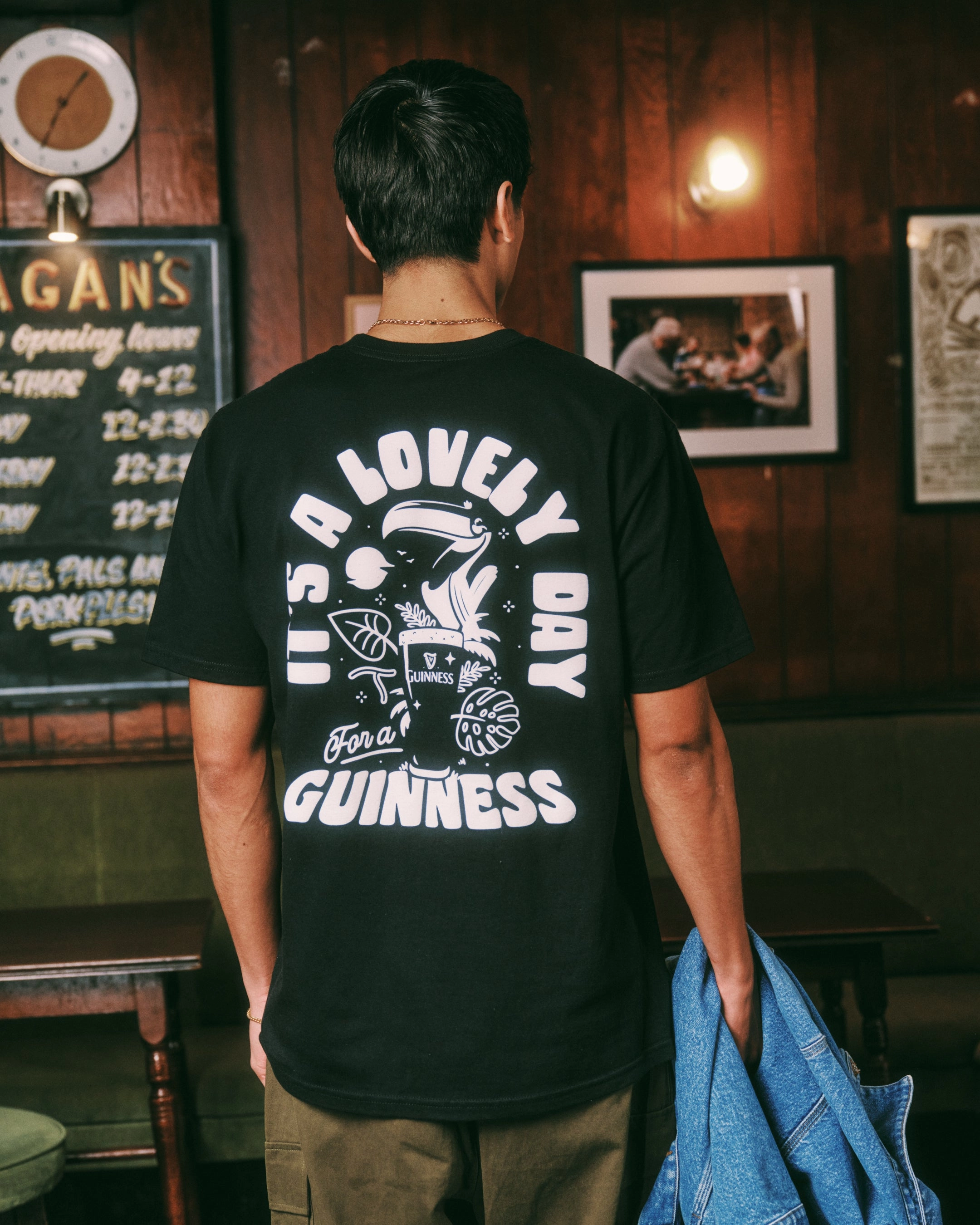 Smart Design perfect for all-day wear Guinness x UN:IK 'Jungle' Tee - Black