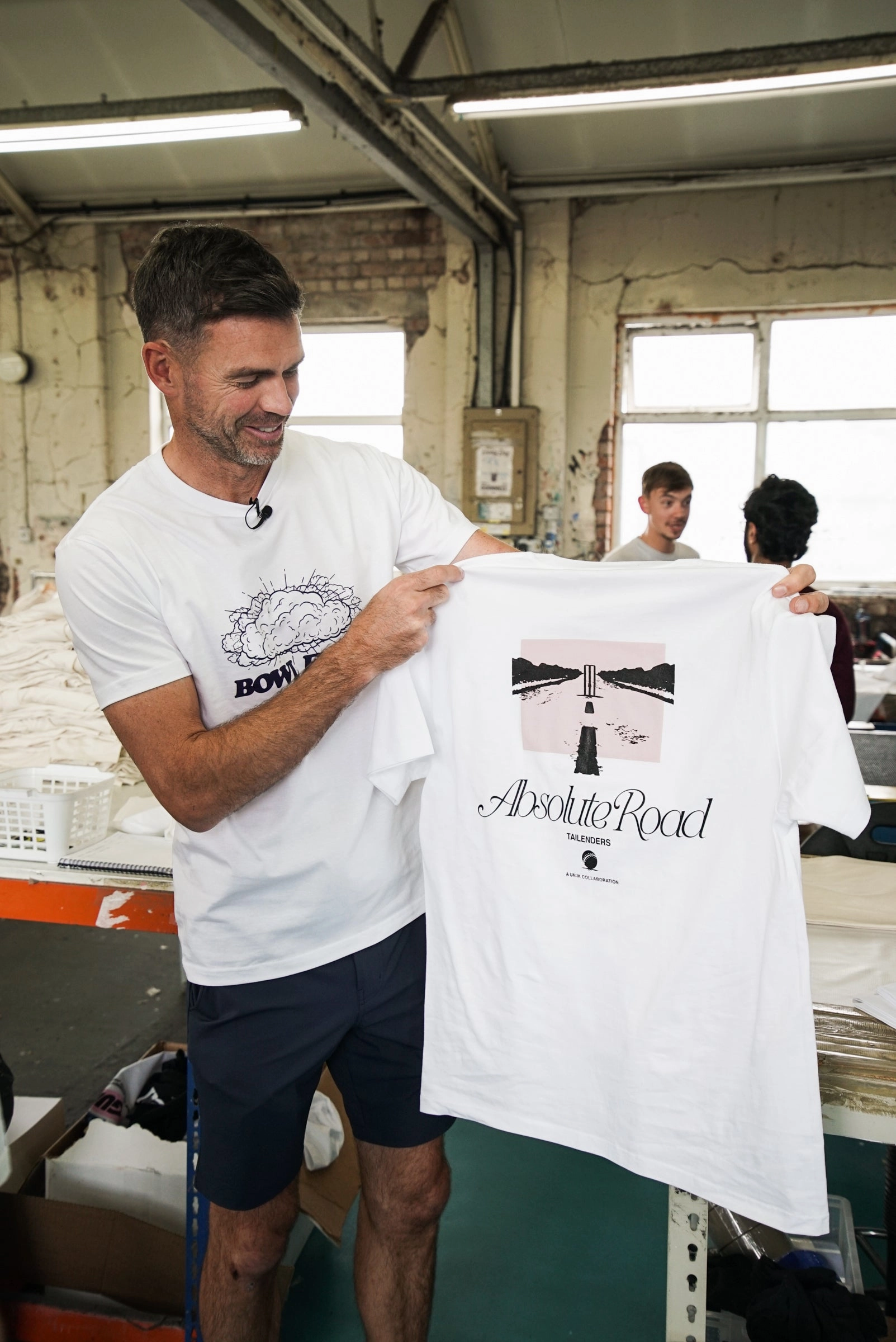Skin Friendly Blends MinimalistDesign Tailenders 'Absolute Road' Tee - White