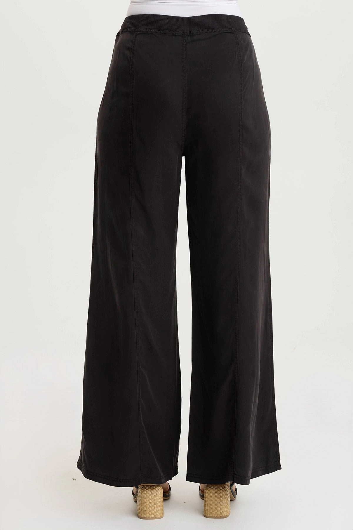 Tarla Twill Dropped Pocket Wide Leg Pant Comfy Stretch