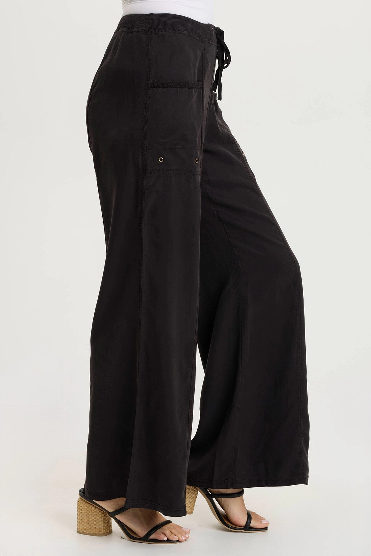 slim fit Lightweight Wear Tarla Twill Dropped Pocket Wide Leg Pant