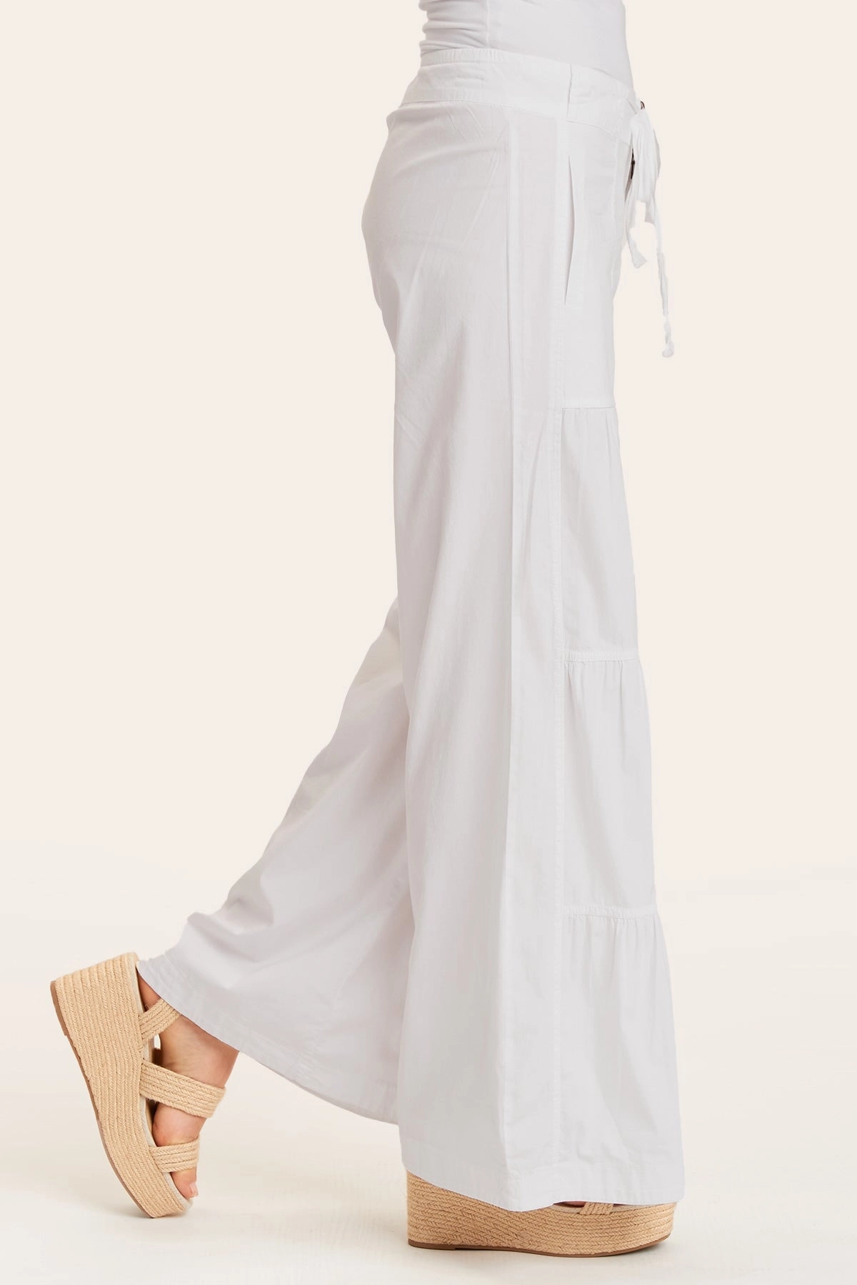 Terraced Wide Leg Pant Low-rise style