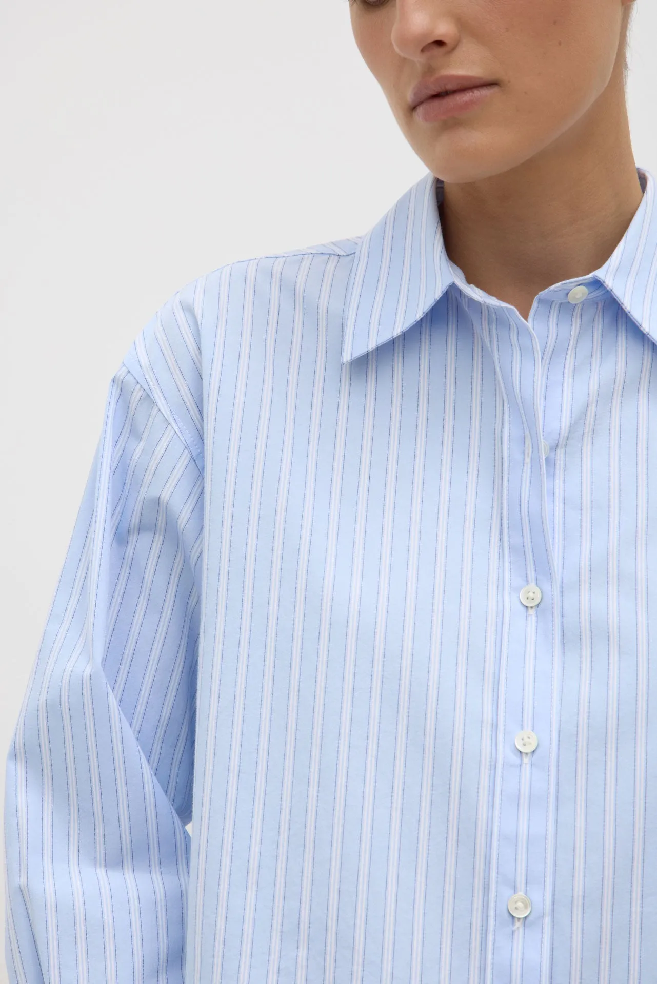 All Purpose Weave Design Tessa Poplin Cropped Shirt
