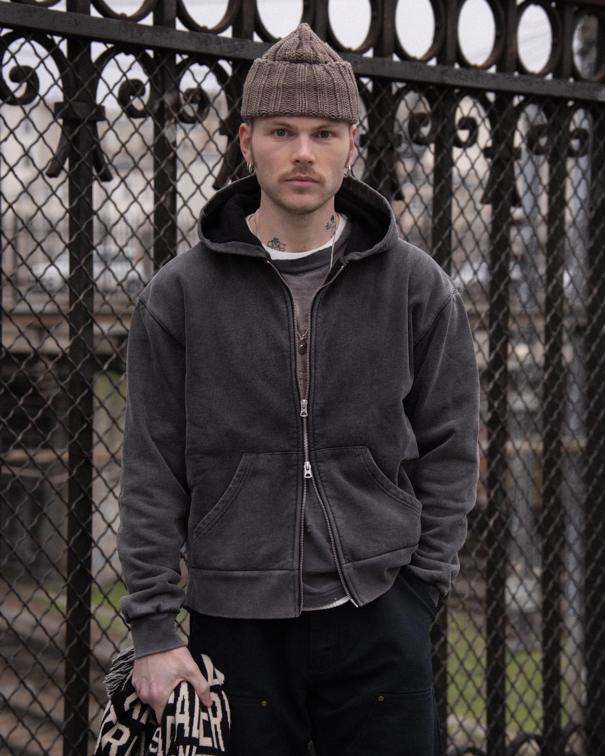 THE THERMAL ZIP SWEAT product ombre gradient