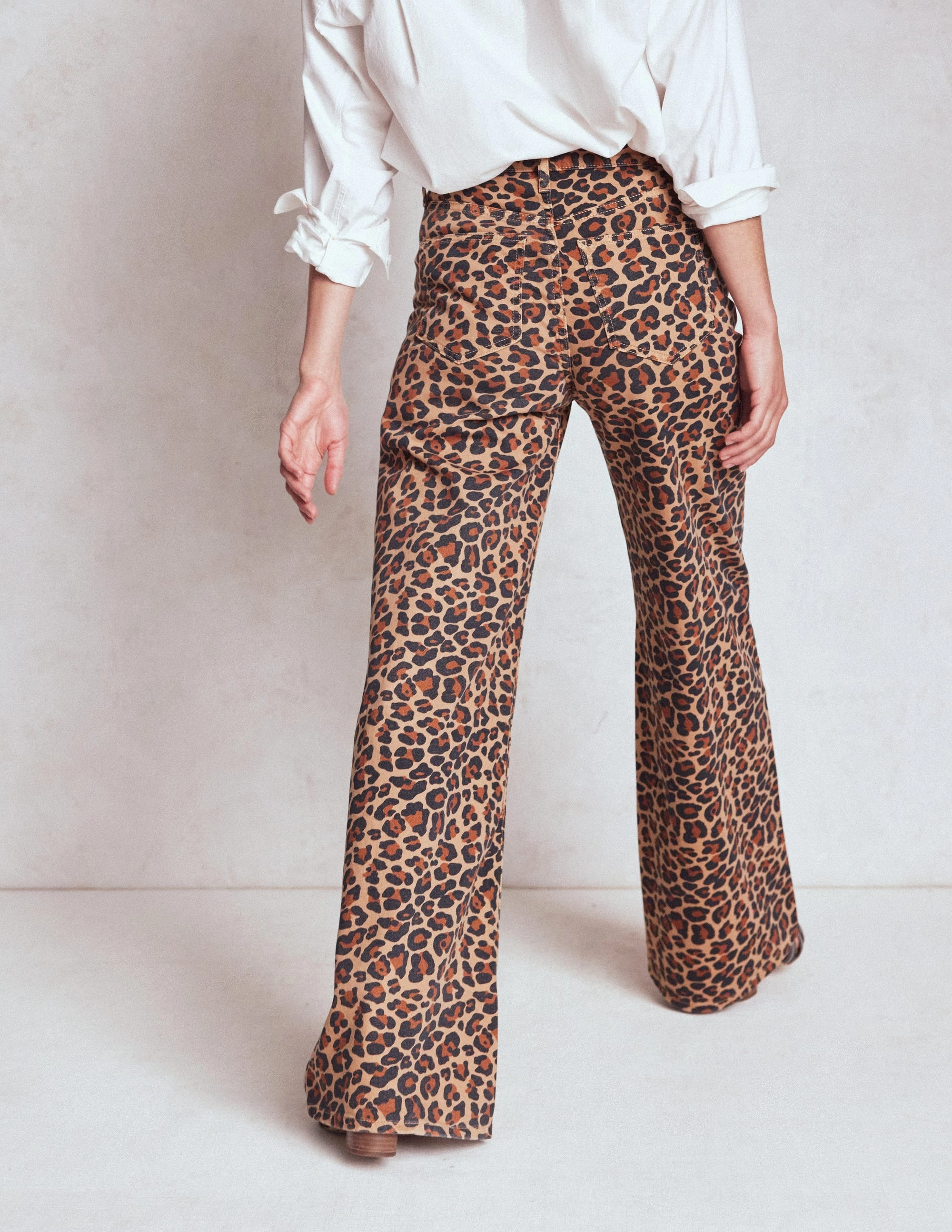 High Rise Wide Leg Jeans-Leopard Print Tailored Silhouette Sleek Fit