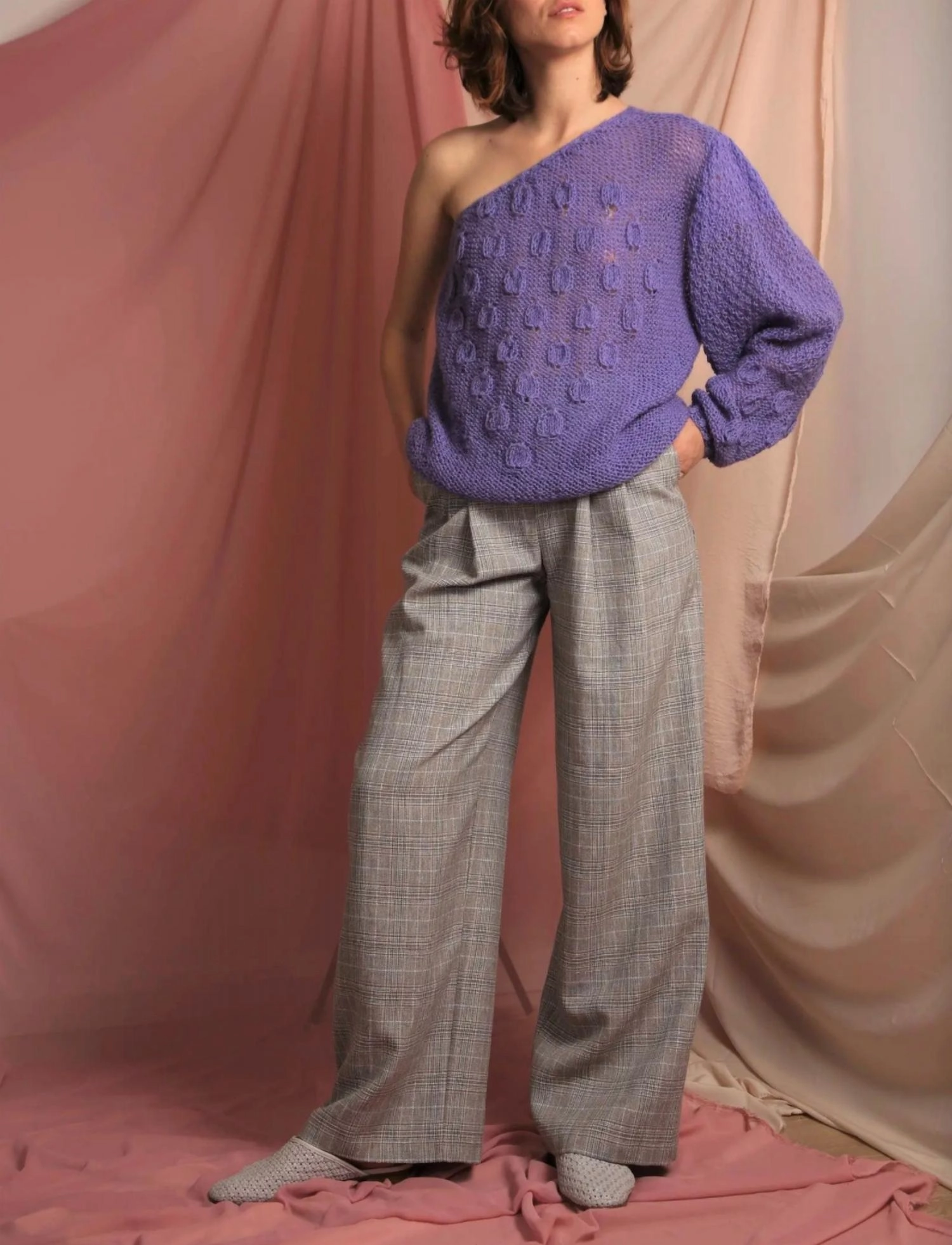 Ribbed Hem Detailing Iris One-Shoulder Sweater In Purple