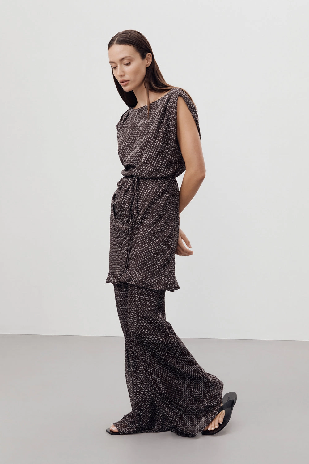 TIA CHOC MICRO CHECK BIAS PANT Double Layered Hem Quick Access Pockets