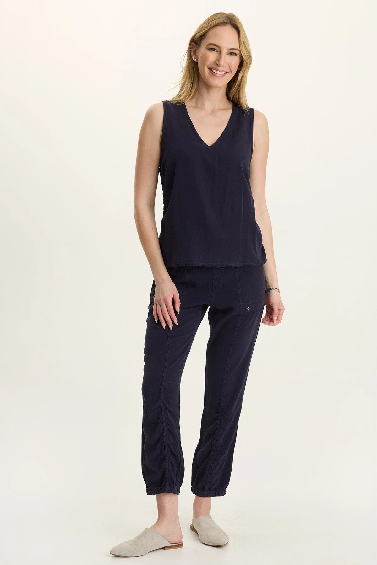 Training Gear High-Performance Wear Squire Twill Banded Hem Casual Pant