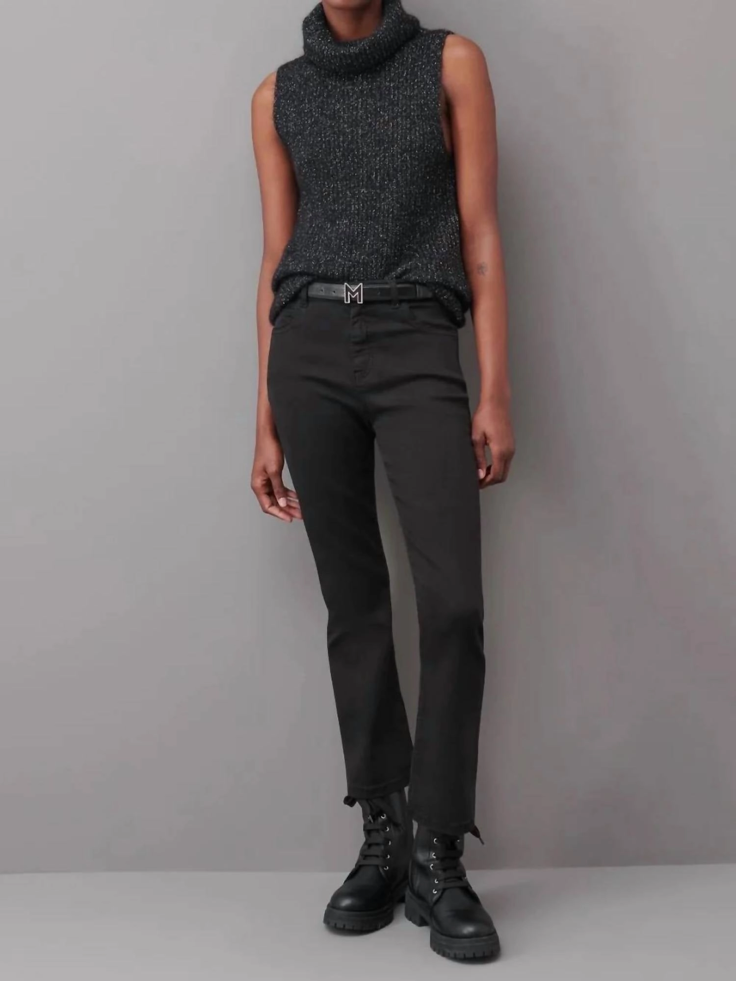 Corinto Alpaca Blend Gillet In Black Stylish Knit elegant design