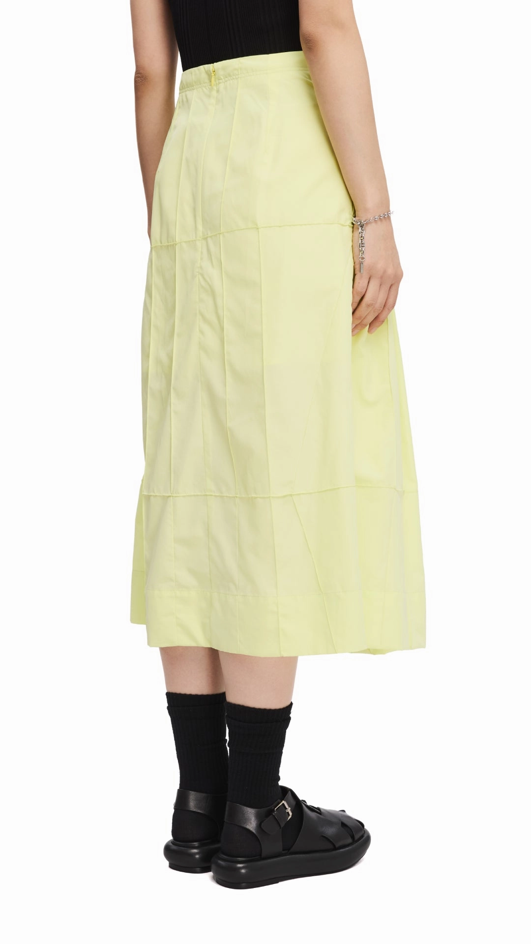 Tucks Skirts Travel Influence