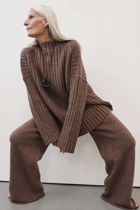 Classic Crew Neck TUCSON MOCHA HIGH NECK KNIT JUMPER