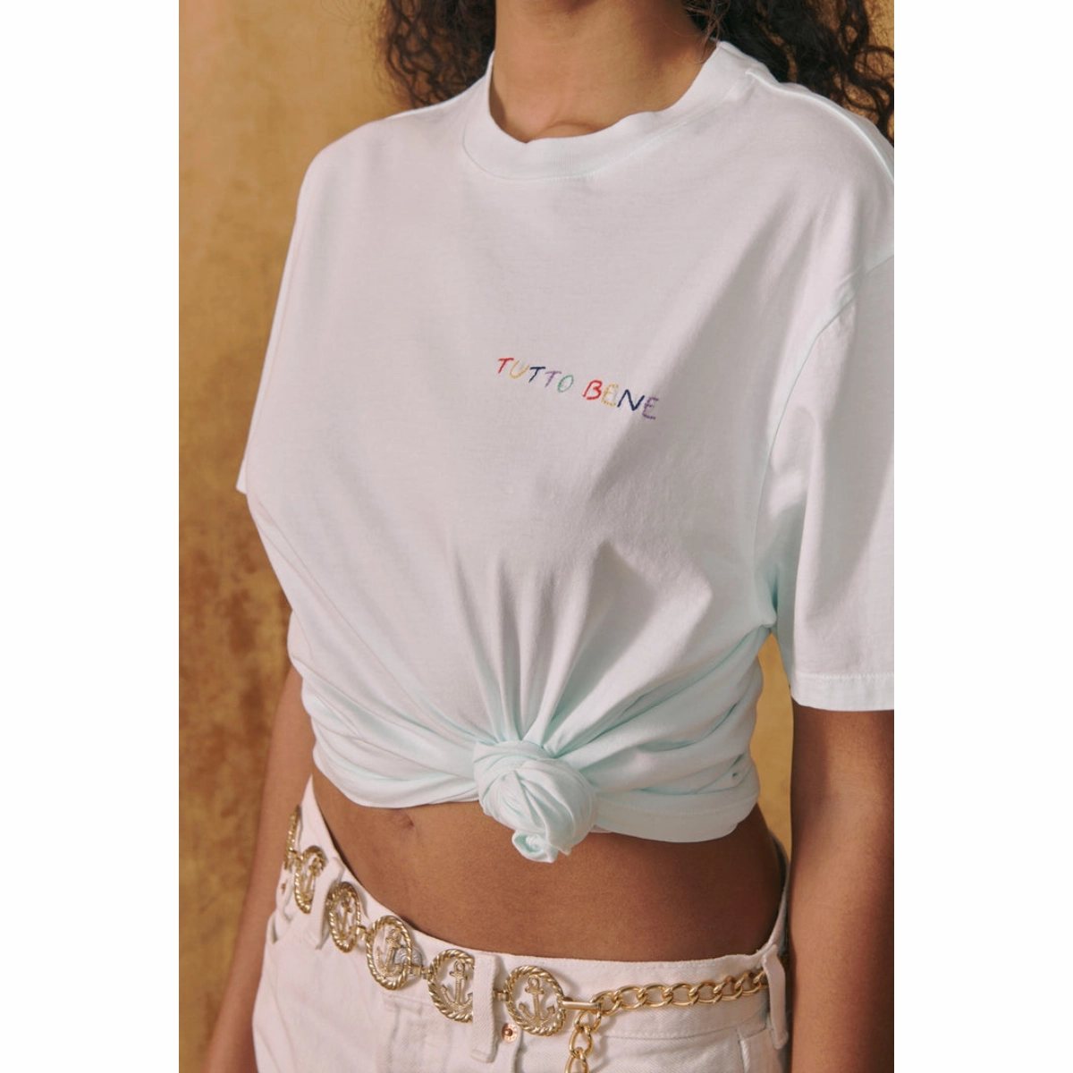 Beach Outfit Subtle Embroidery Tutto Bene T-Shirt (women)