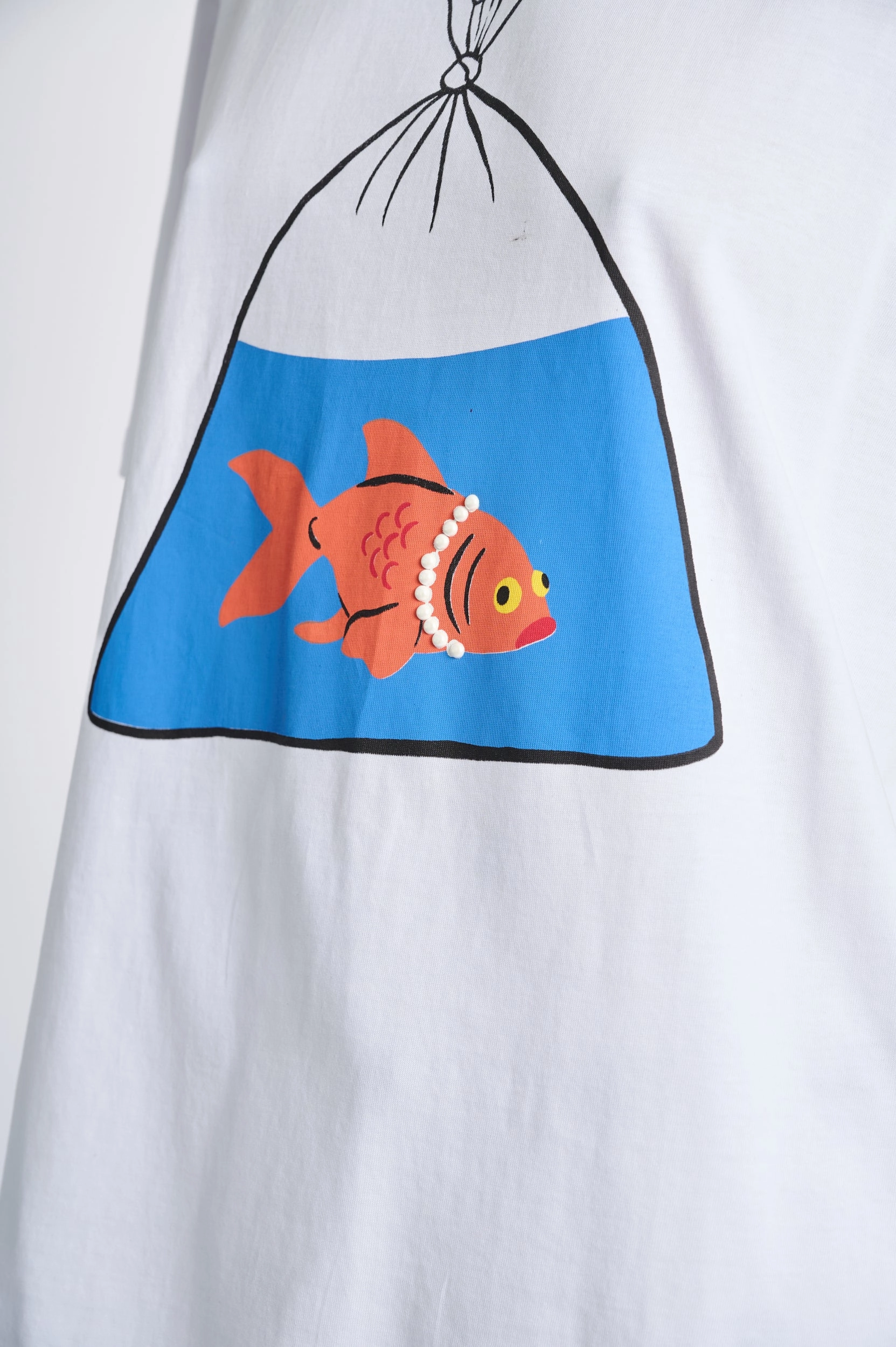 Warm Fabric Airflow Ventilation Oversized Printed Tee with Goldfish