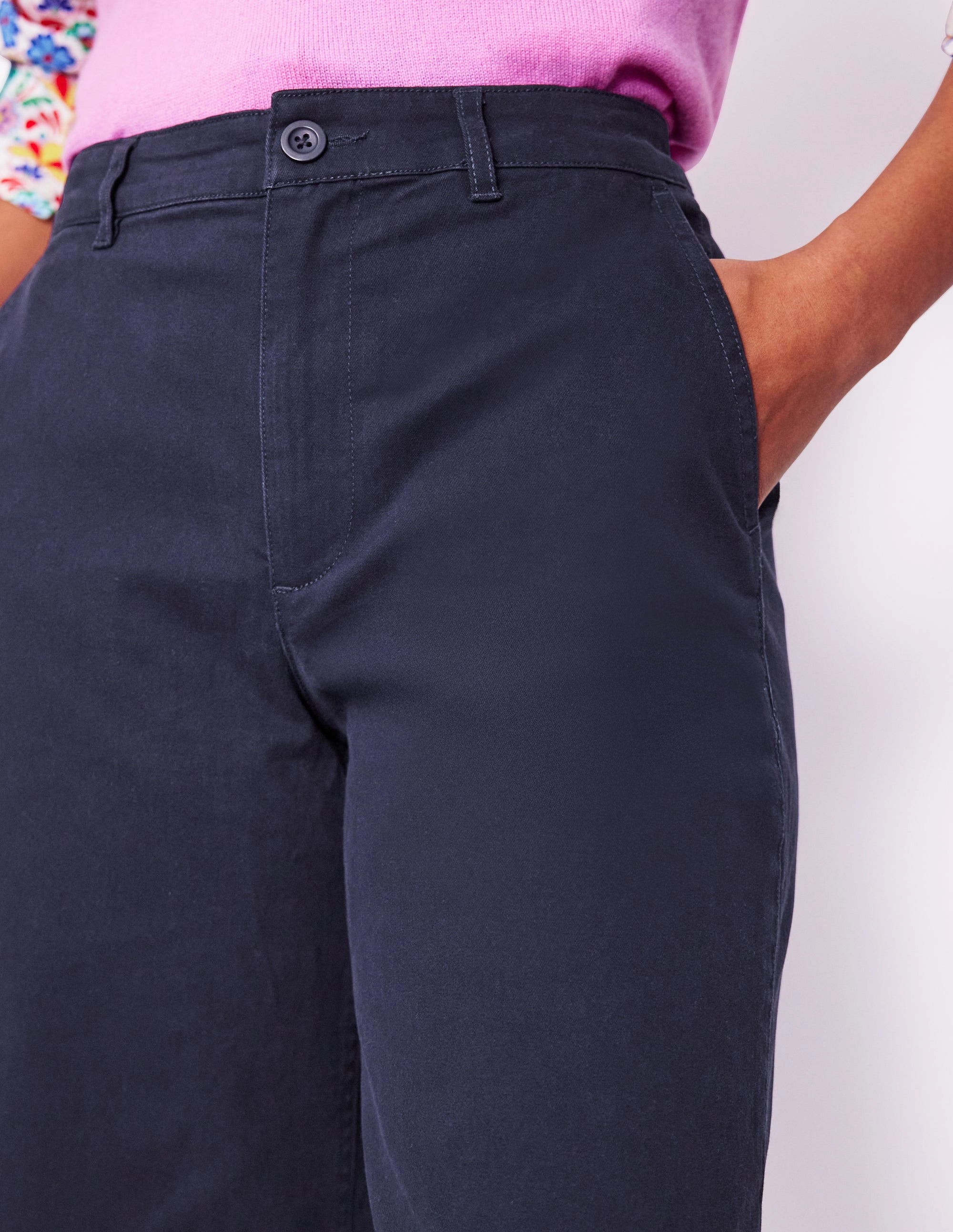 Trendy Appeal Fit Freedom Barnsbury Crop Chino Trousers-Navy